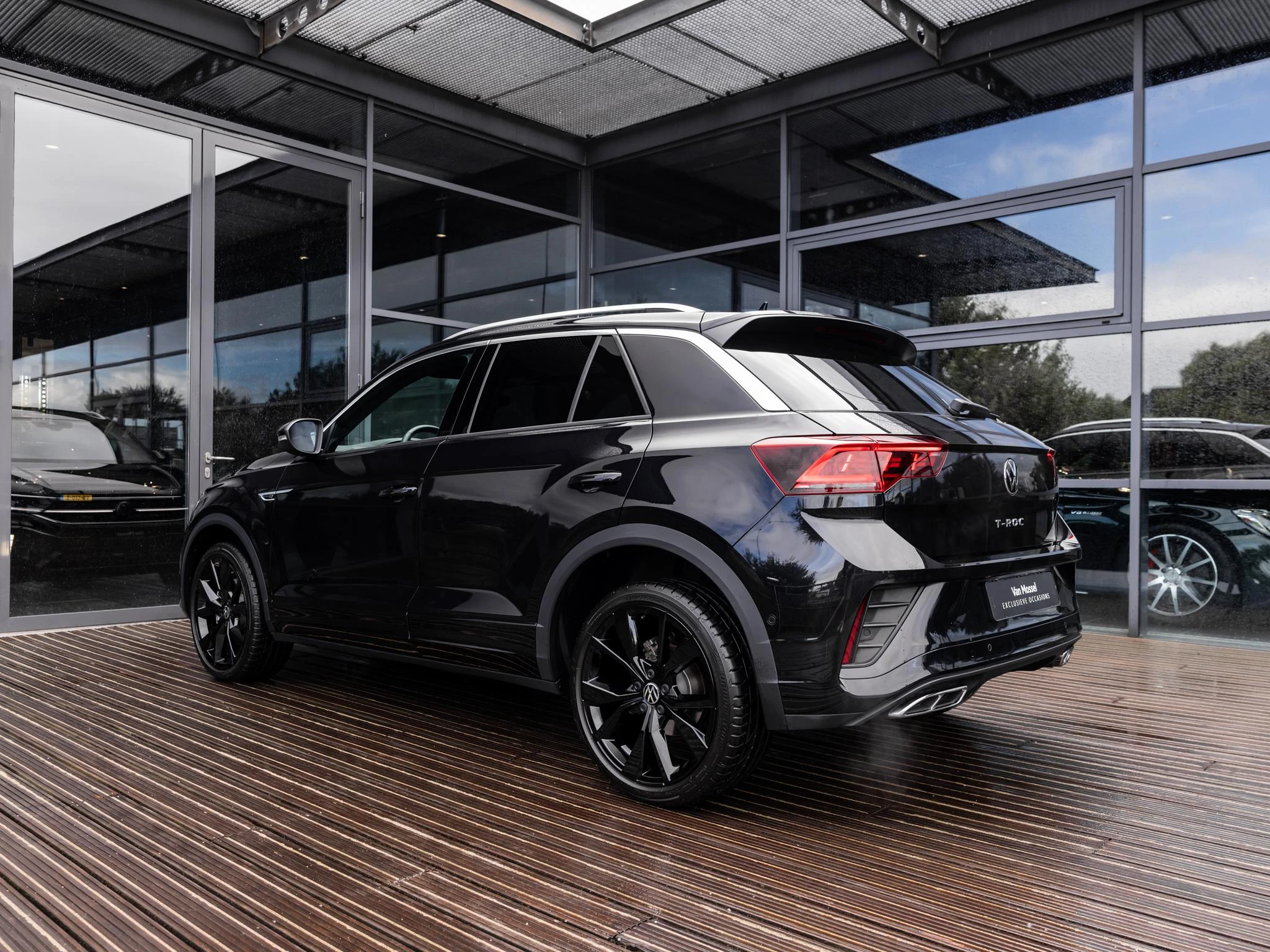 Volkswagen-T-Roc-image-2