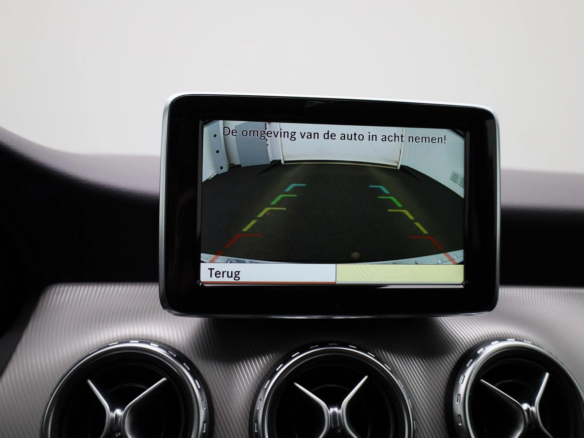 Mercedes-Benz-GLA-image-26