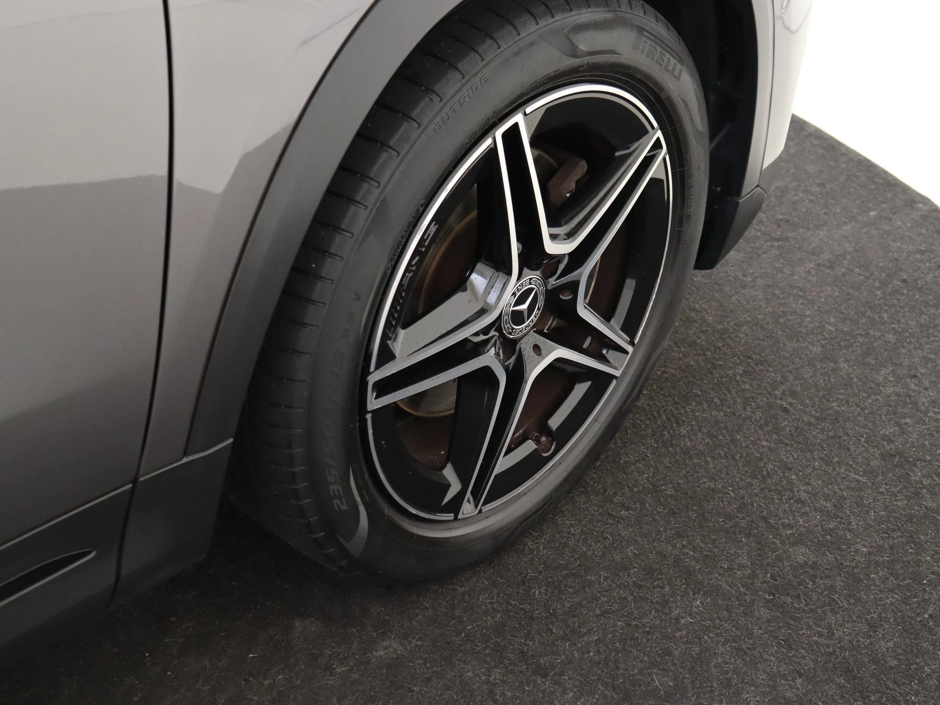 Mercedes-Benz-GLA-image-31