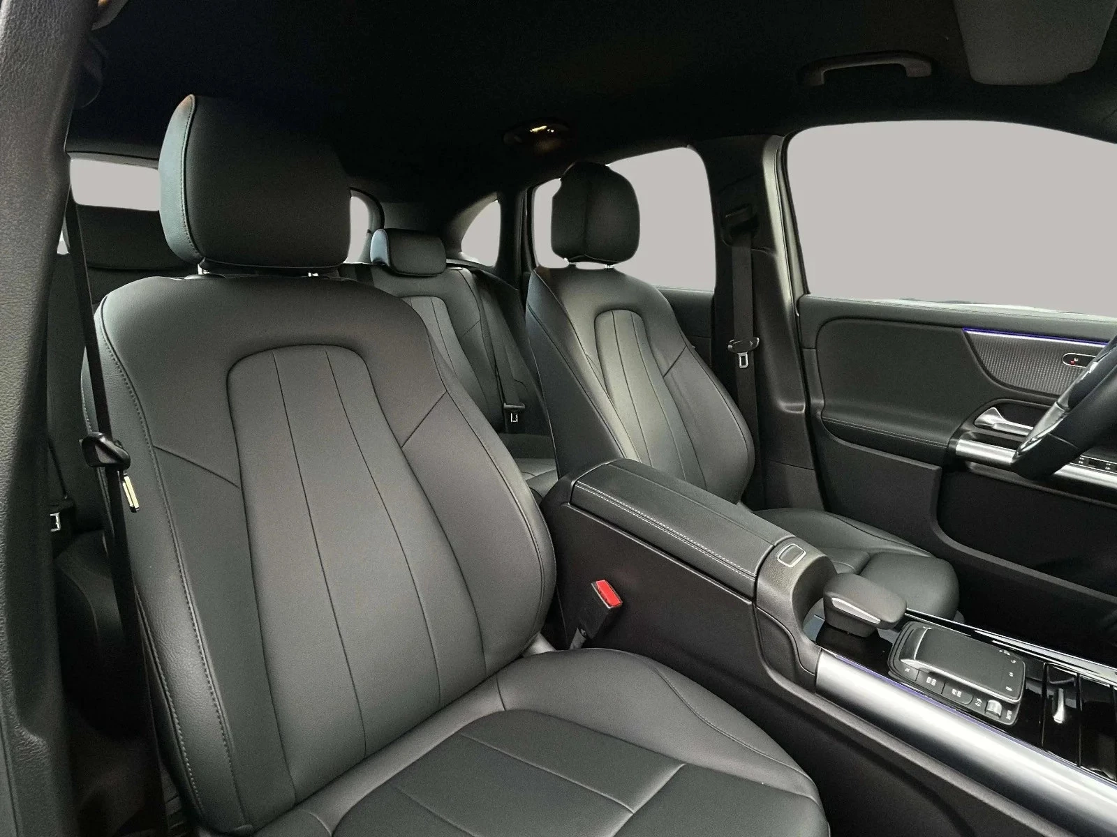 Mercedes-Benz-EQA-image-9