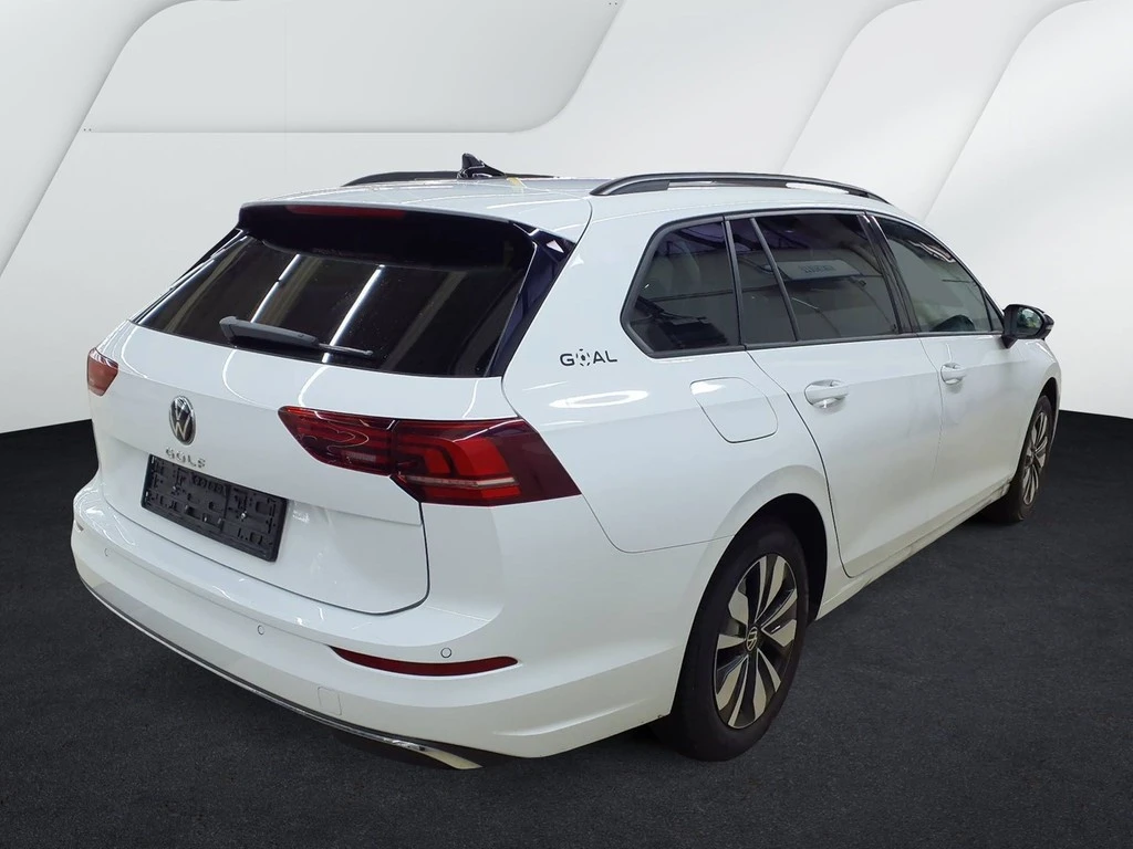 Volkswagen-Golf-image-1