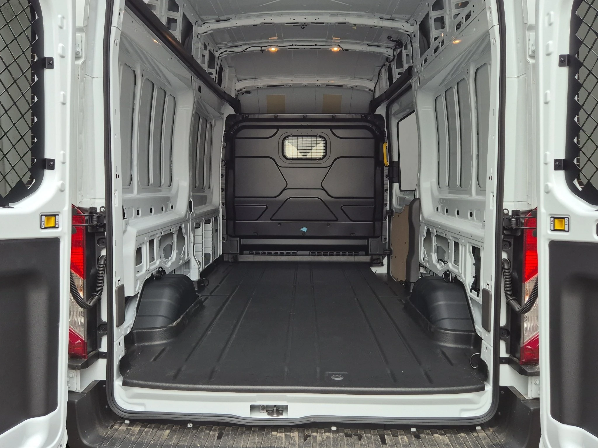 Ford-Transit-image-16