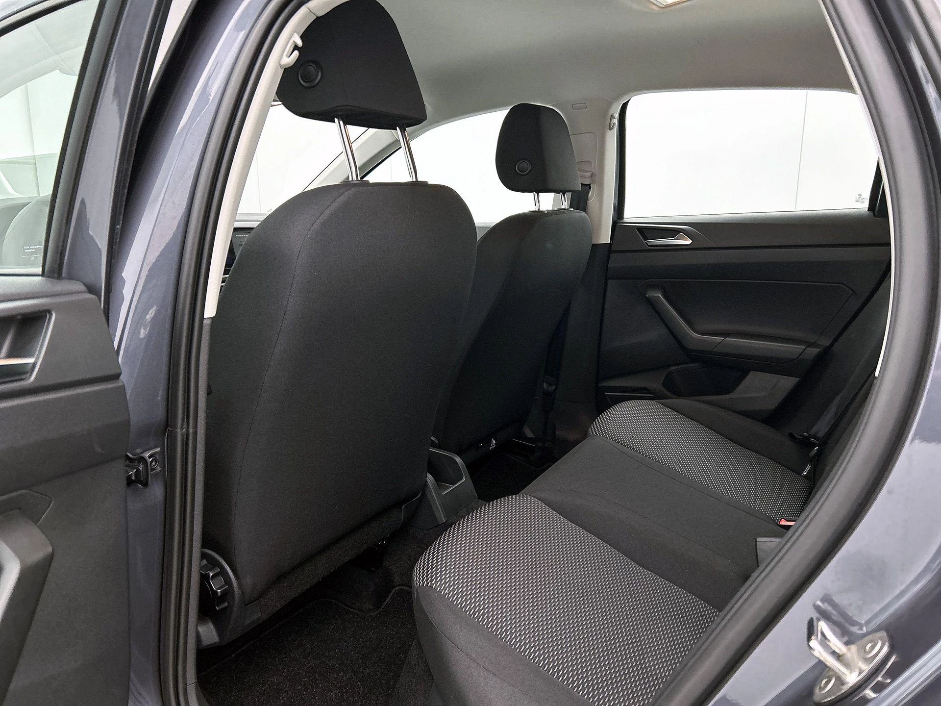 Volkswagen-Polo-image-25