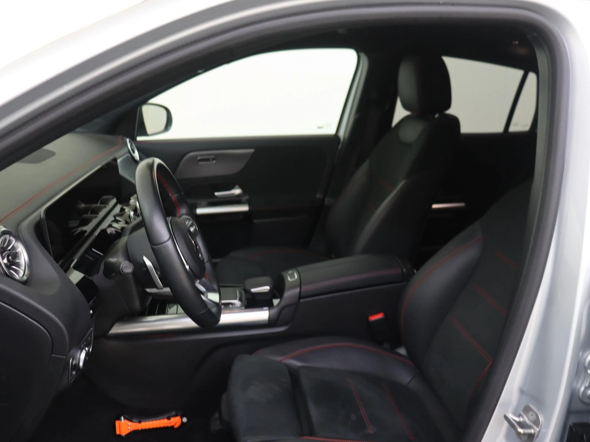 Mercedes-Benz-EQA-image-12