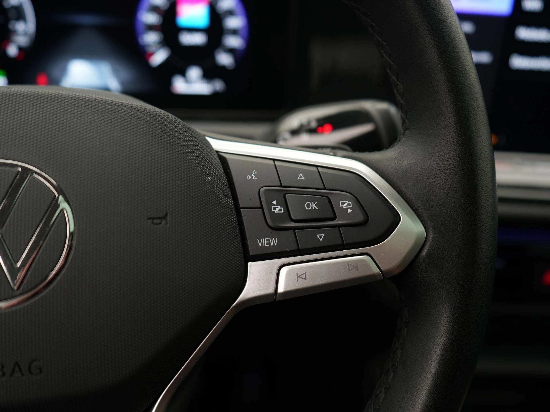 Volkswagen-Tiguan-image-26