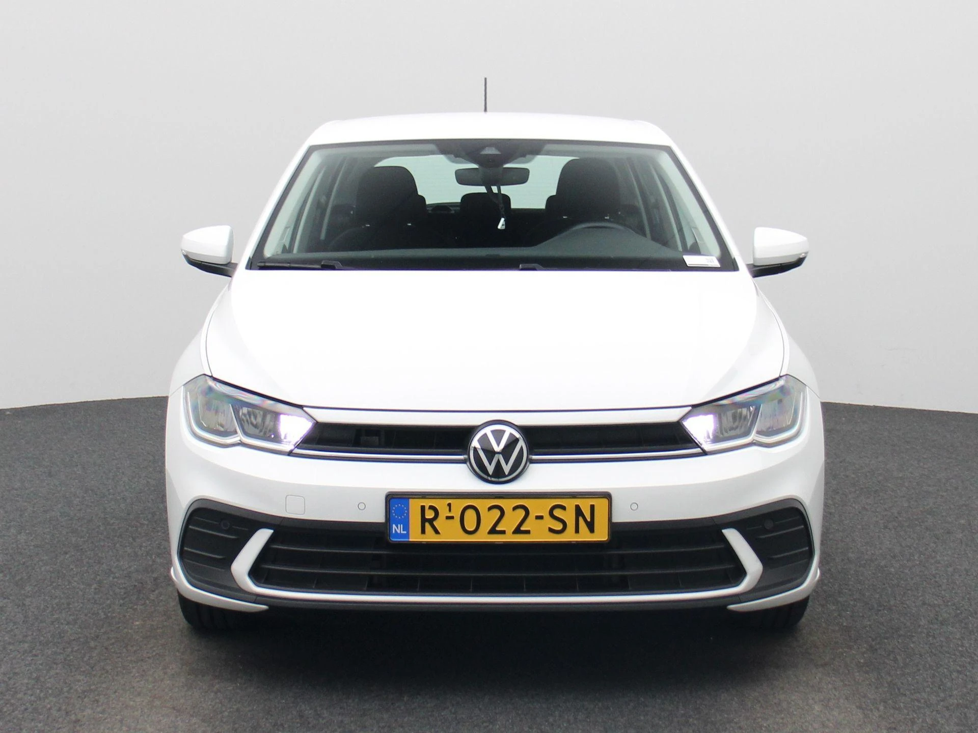 Volkswagen-Polo-image-4