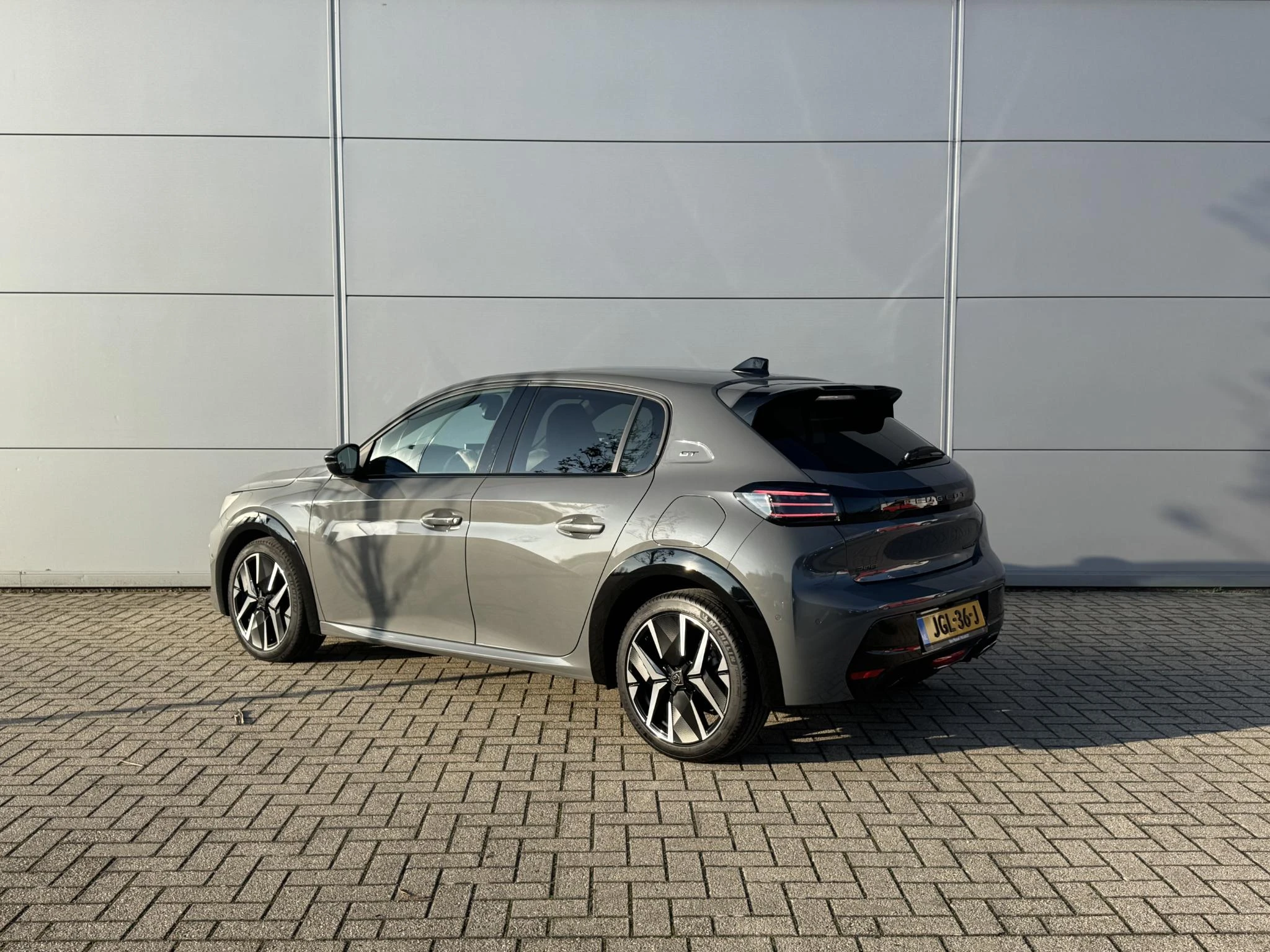 Peugeot-208-image-3