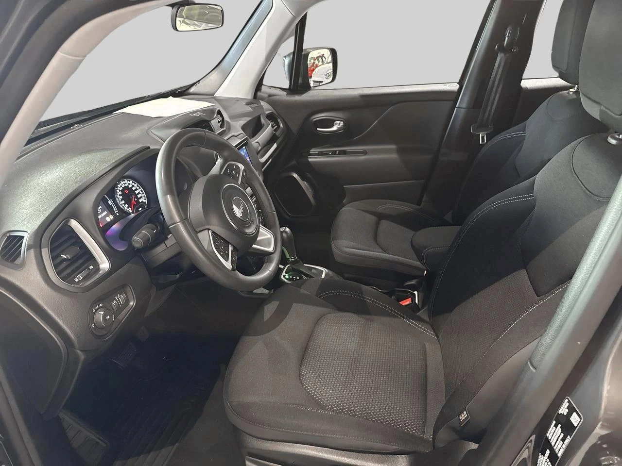 Jeep-Renegade-image-9