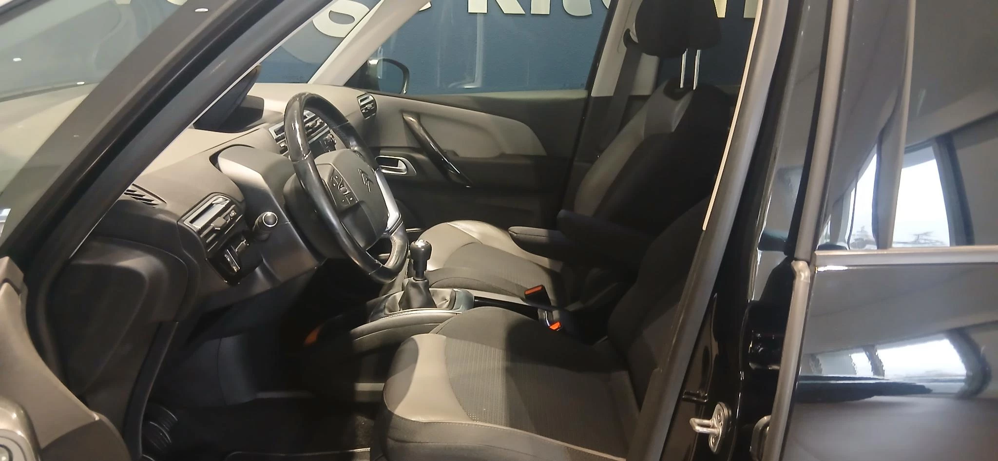 Citroën-Grand C4 Picasso-image-11