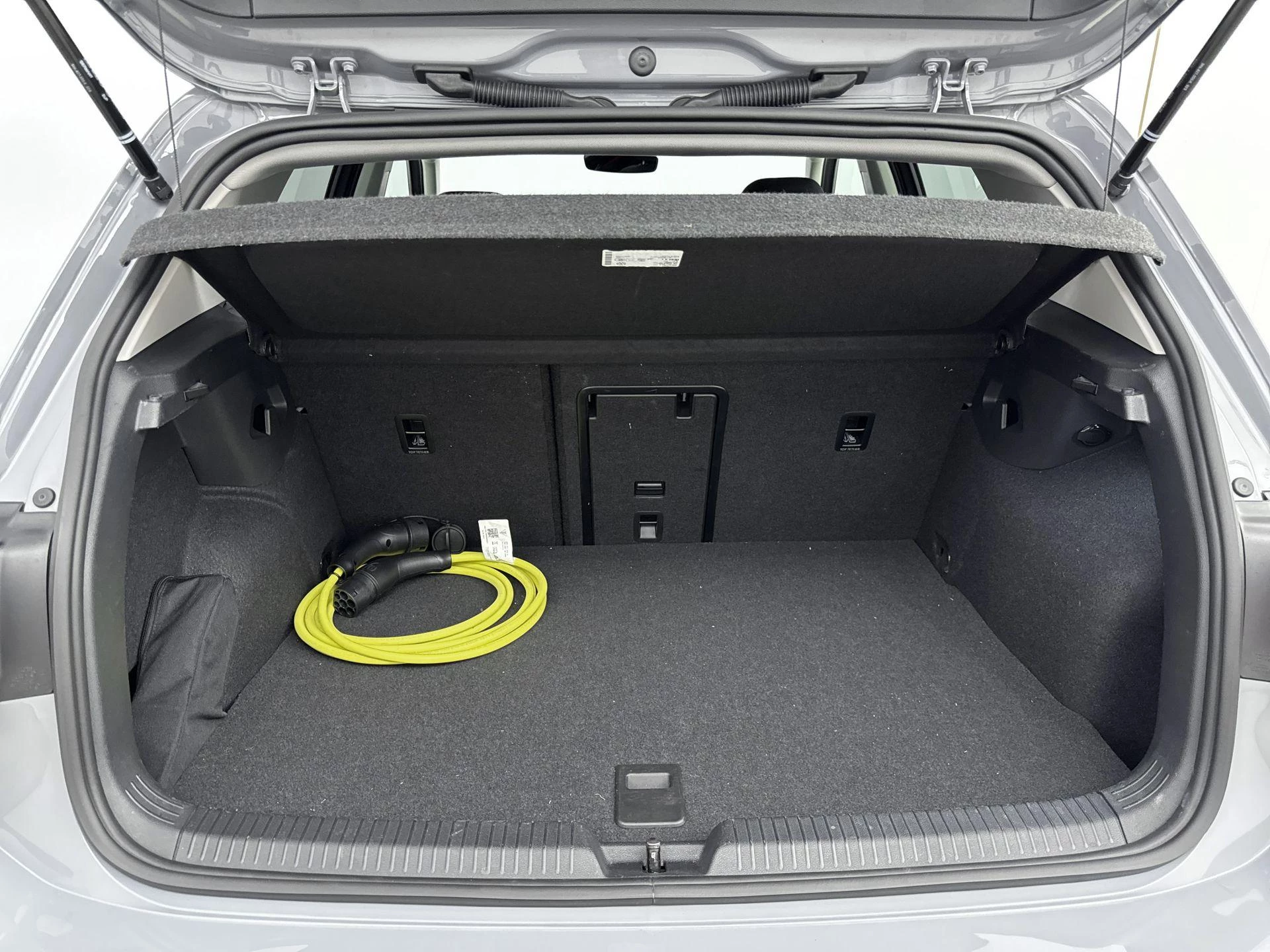 Volkswagen-Golf-image-19
