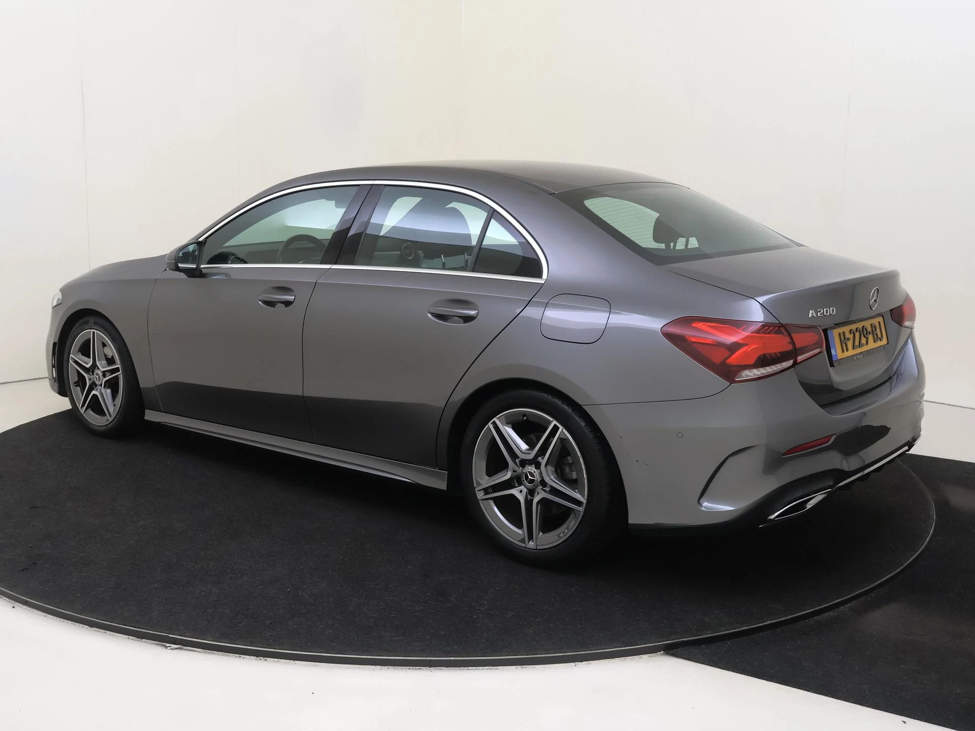 Mercedes-Benz A-Klasse 200 Business Solution AMG