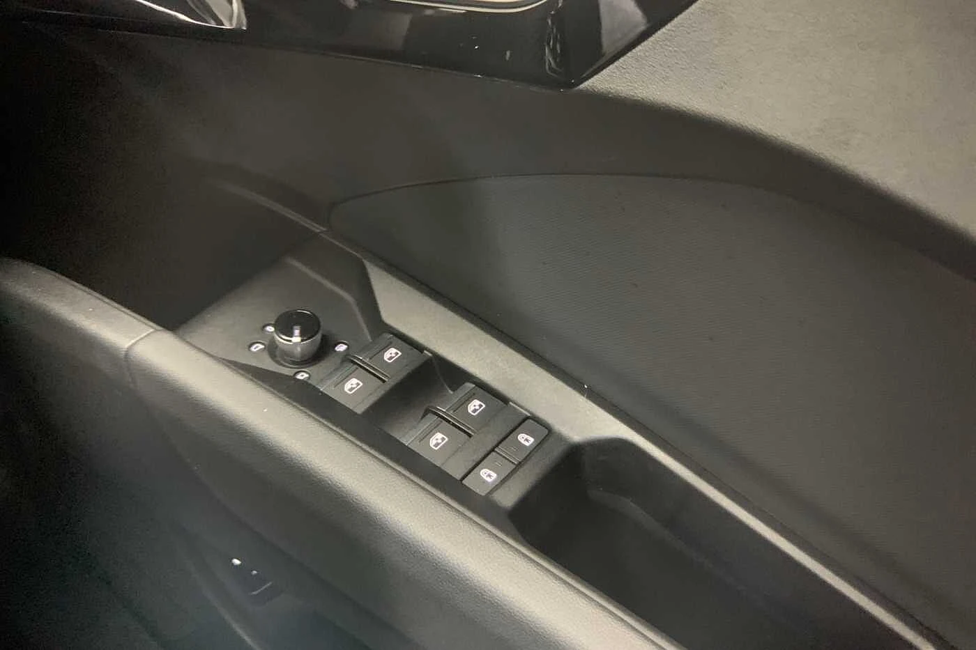 Audi-Q4 e-tron-image-27