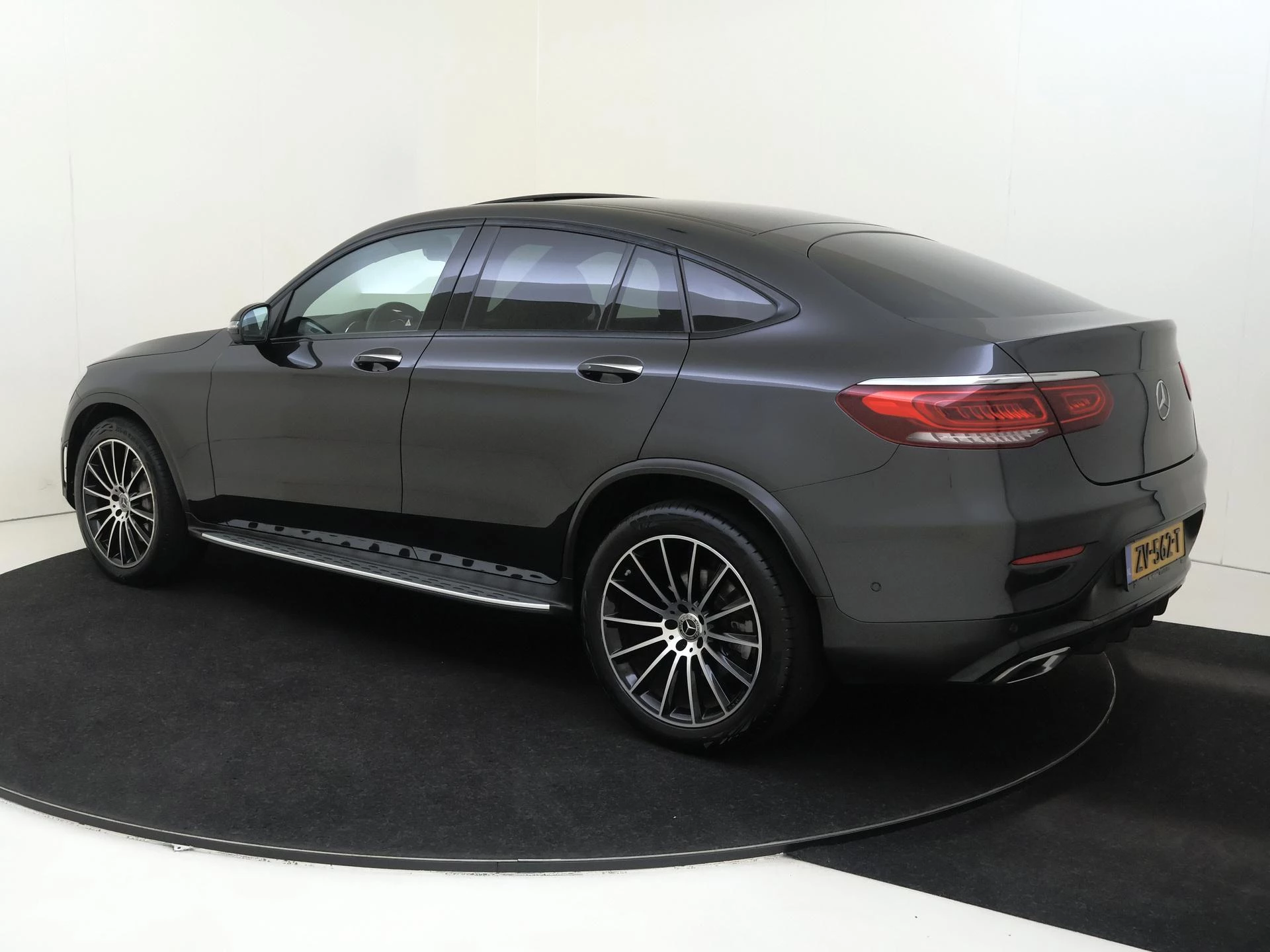 Mercedes-Benz-GLC-image-2