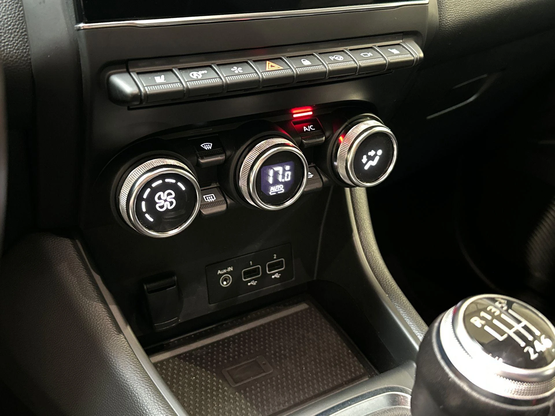 Renault-Captur-image-16
