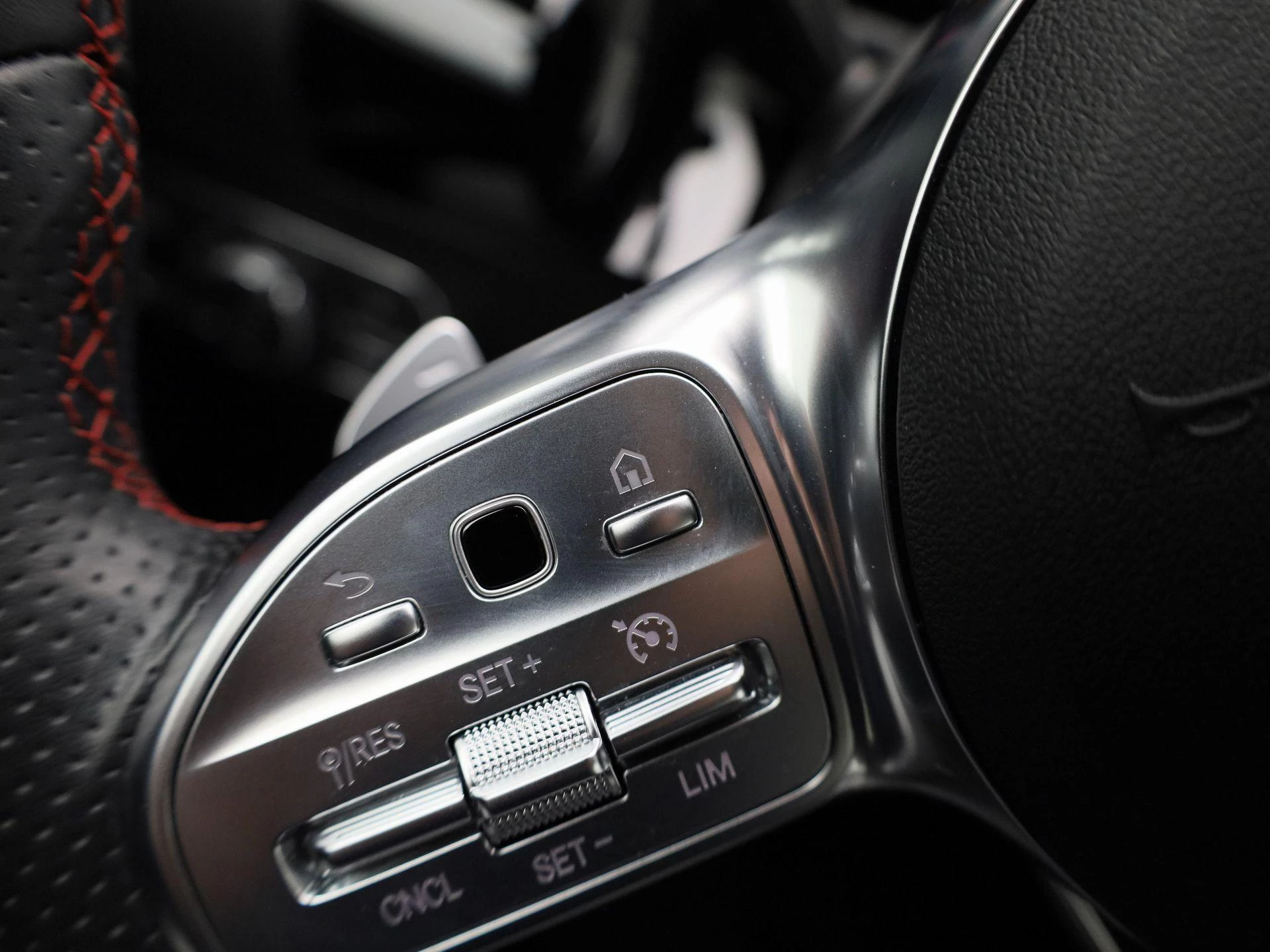 Mercedes-Benz GLA 250 e AMG Line + CARPLAY + MULTIBEAM + NIGHTPAKKET +