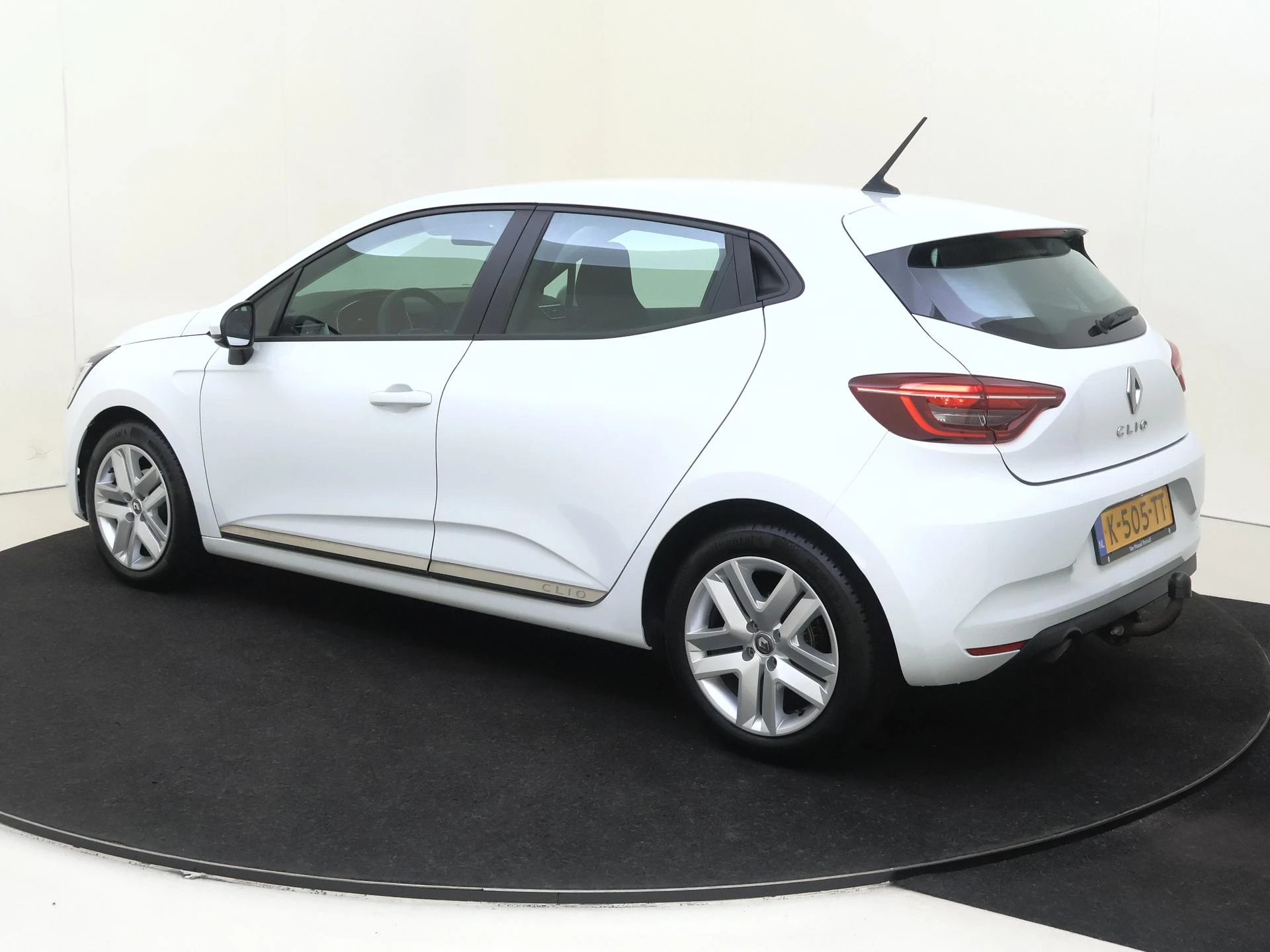 Renault-Clio-image-2