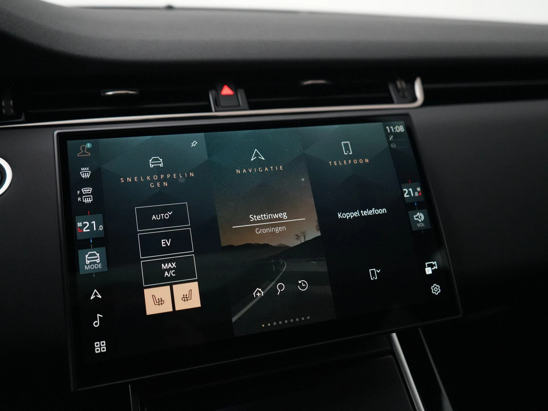 Land Rover-Range Rover Evoque-image-16