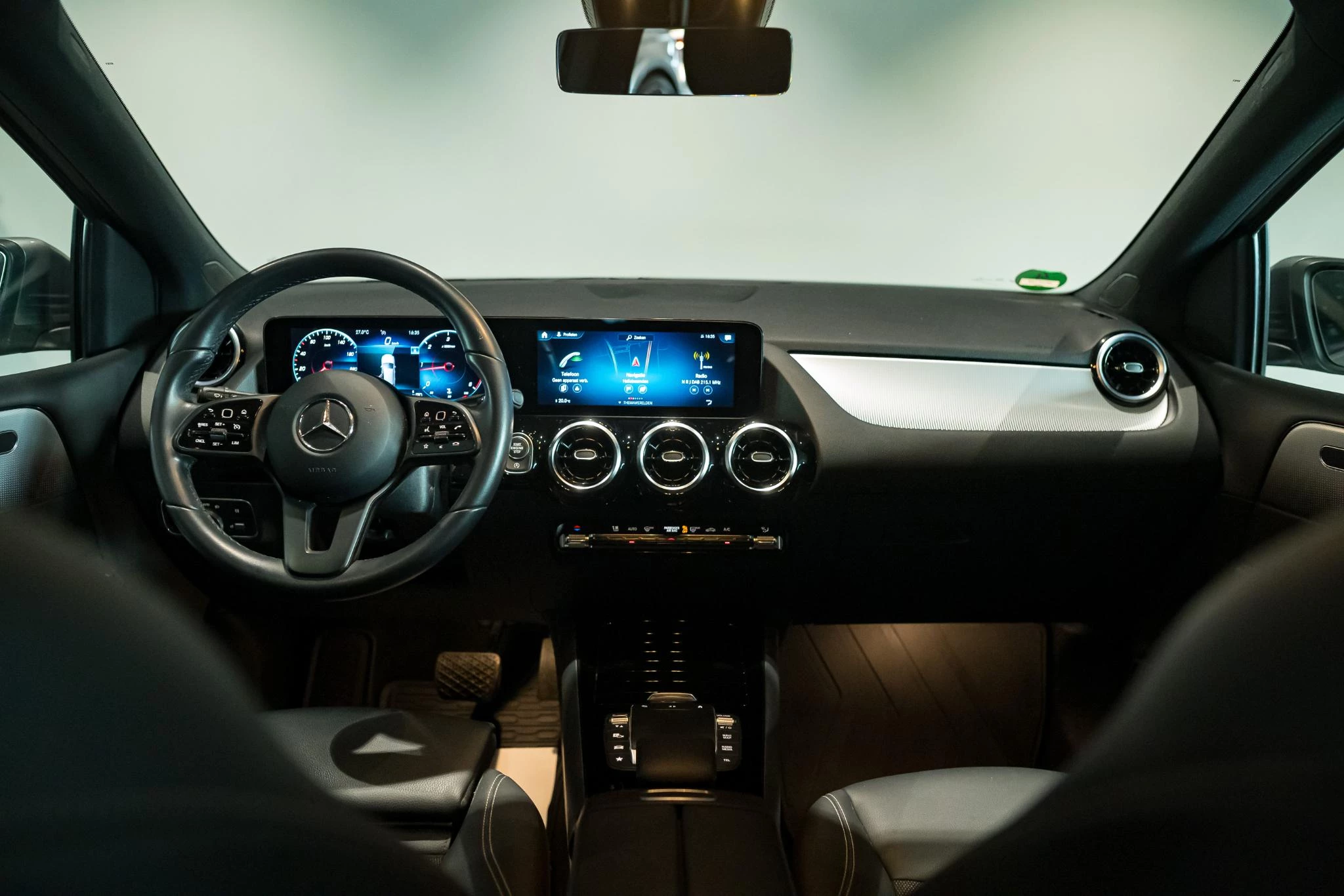 Mercedes-Benz-B-Klasse-image-15