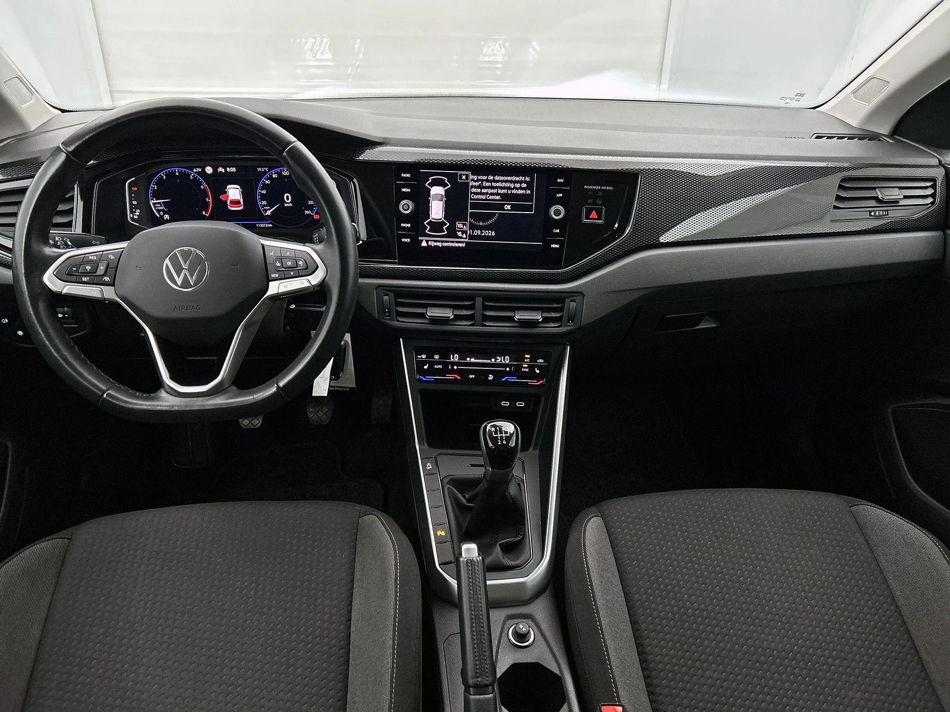 Volkswagen-Polo-image-18