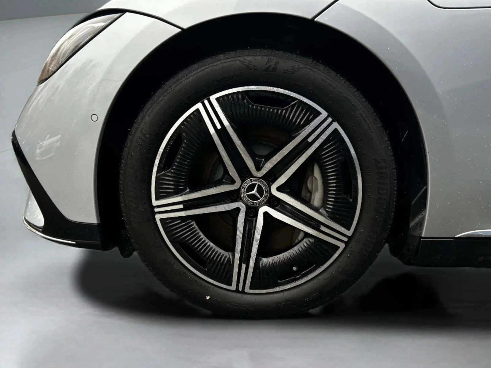 Mercedes-Benz-EQE-image-8