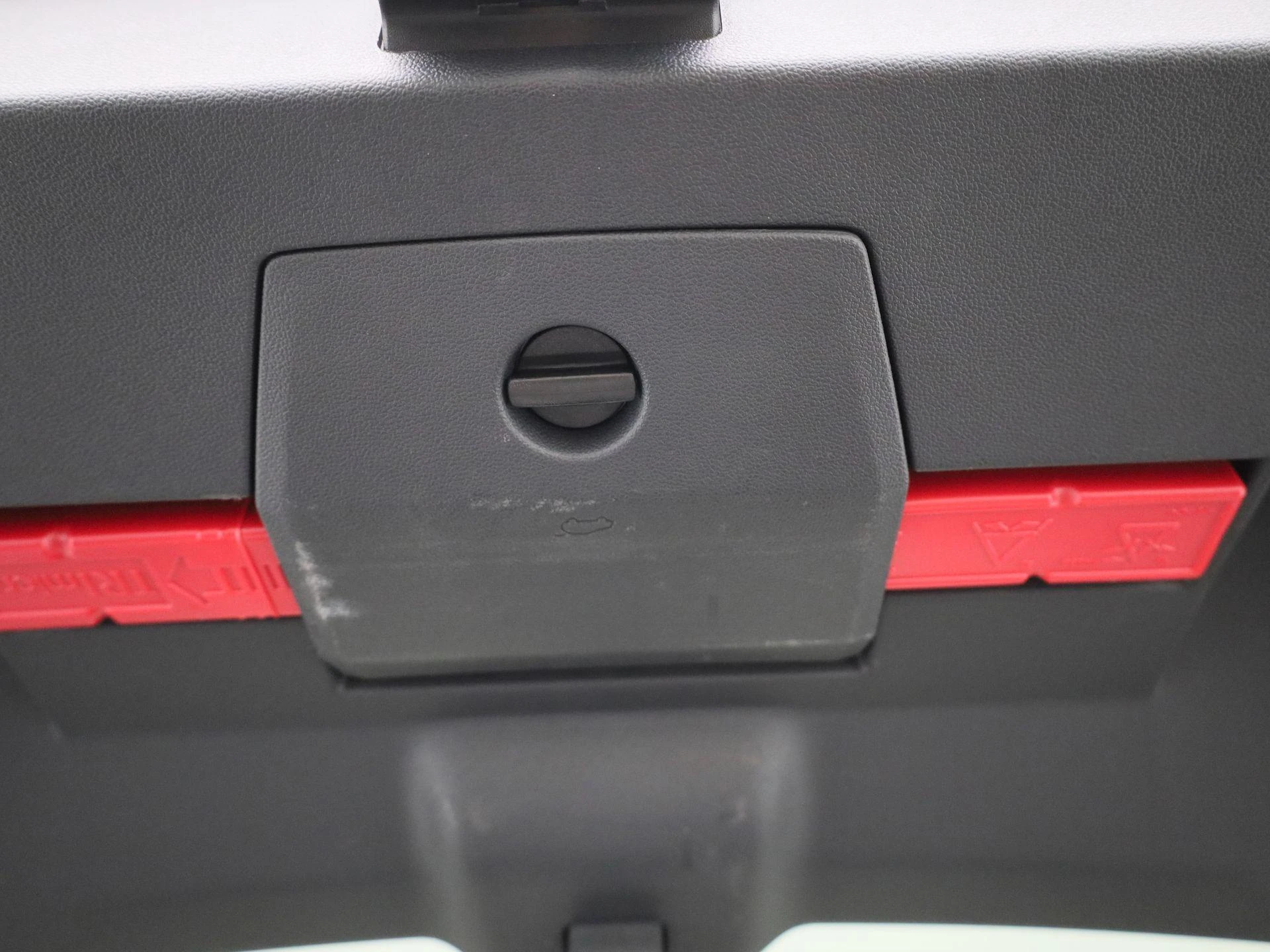 Volkswagen-Polo-image-11