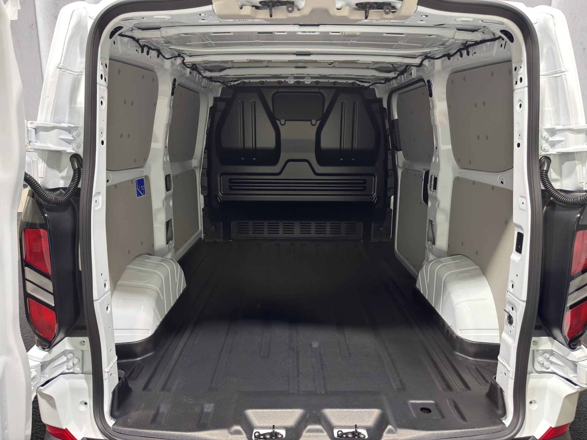 Ford Transit Custom Trend 2.0 EcoBlue 100kW 320 L1 Auto Kasten-LKW. 4-türig. MJ 2026.50