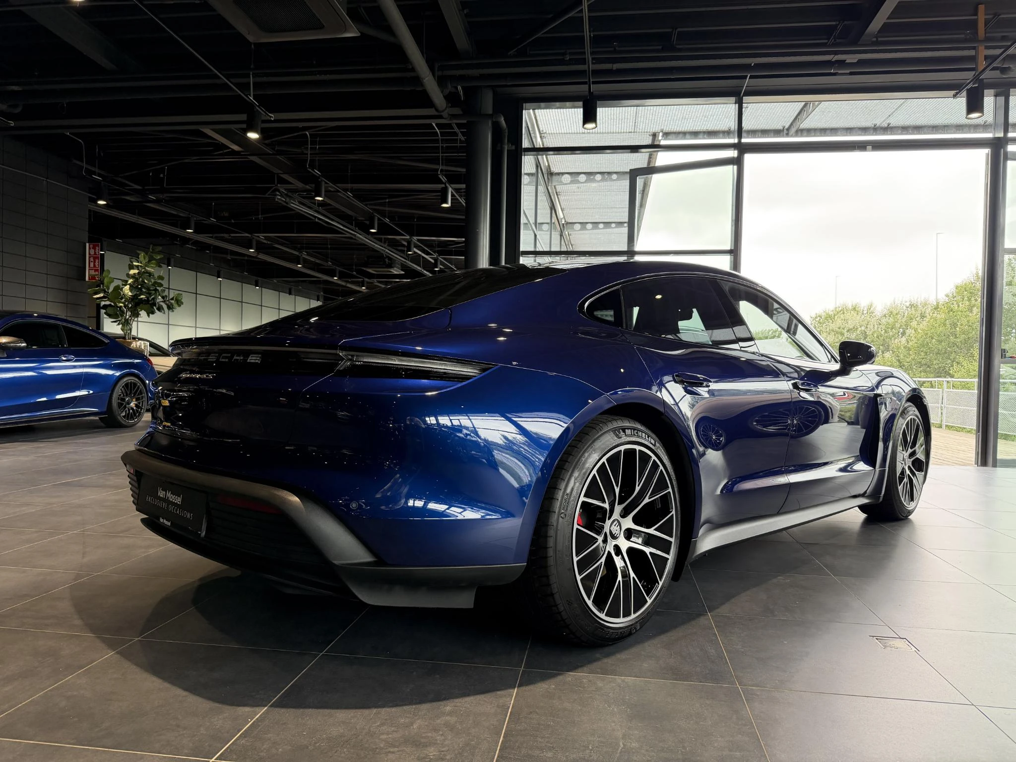 Porsche-Taycan-image-6