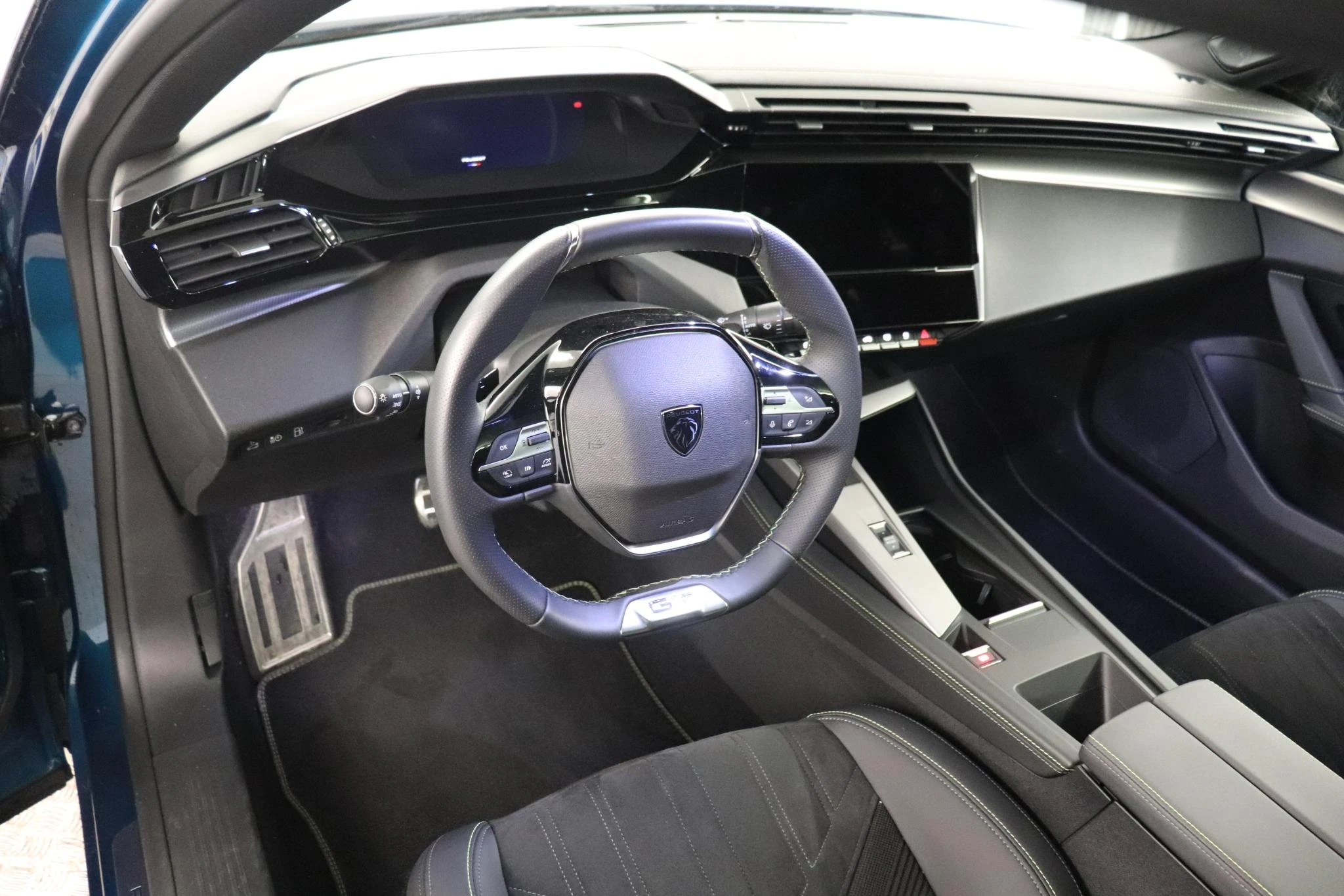 Peugeot-408-image-9