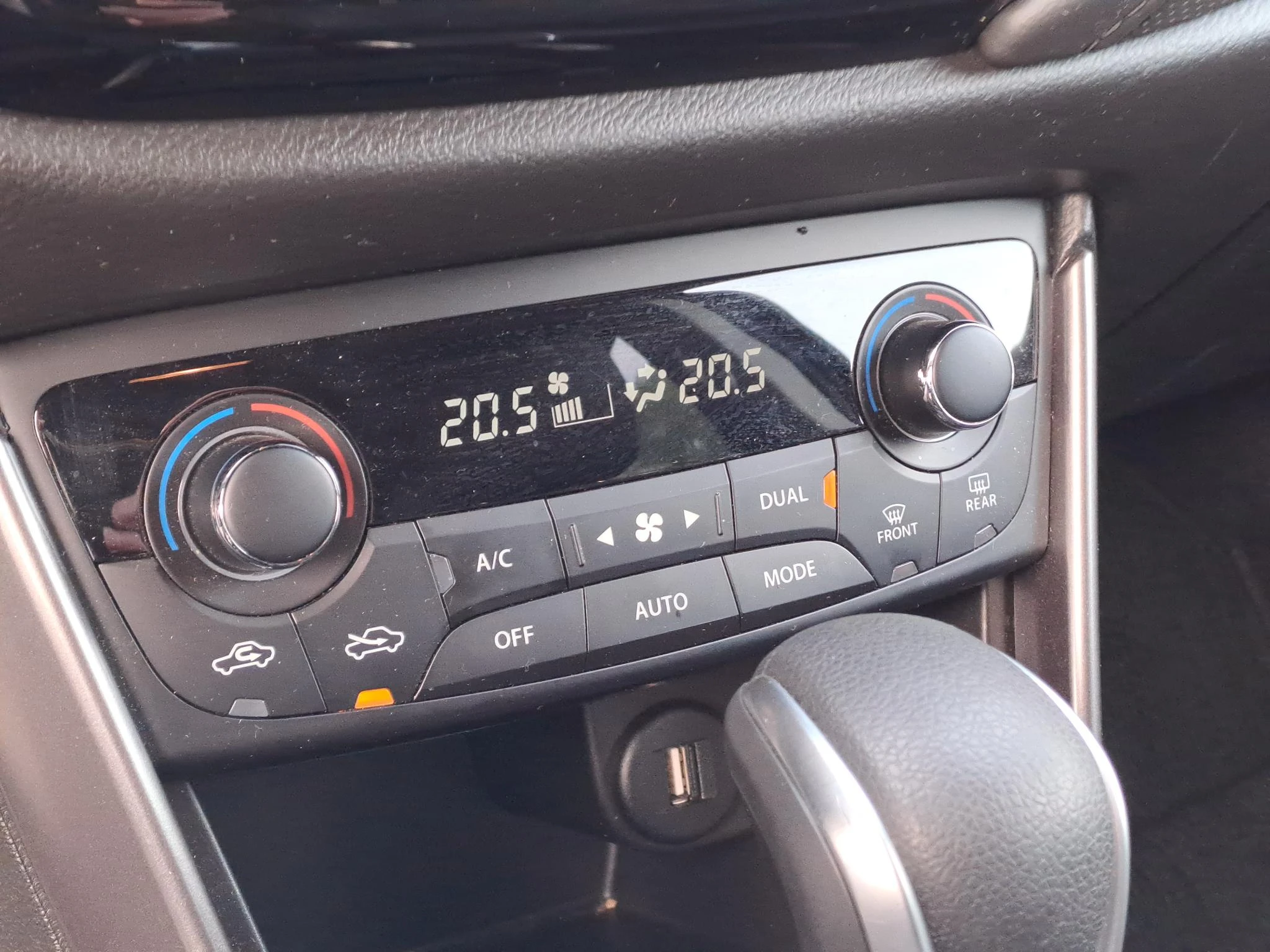 Suzuki-S-Cross-image-14