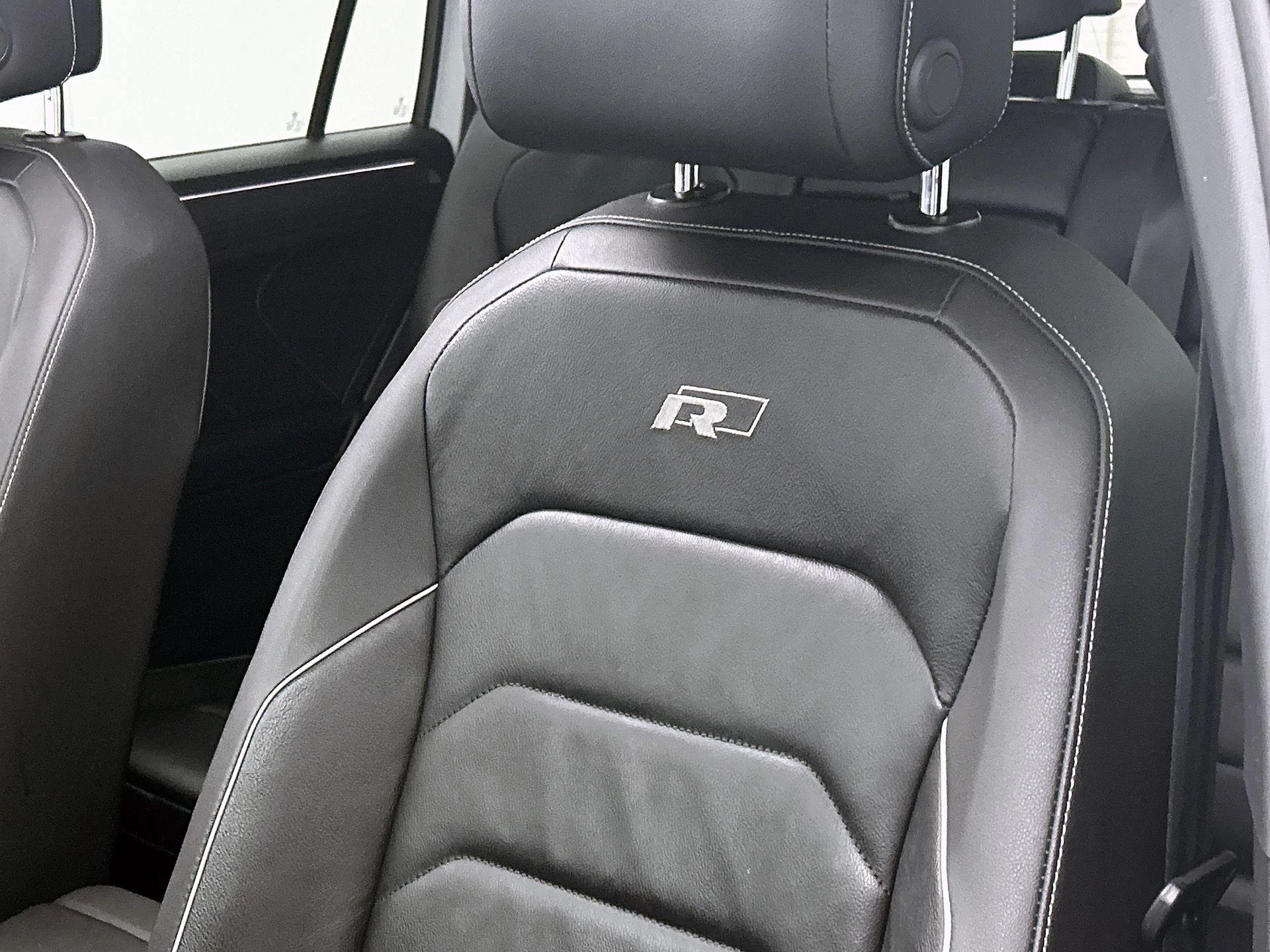 Volkswagen-Tiguan Allspace-image-12