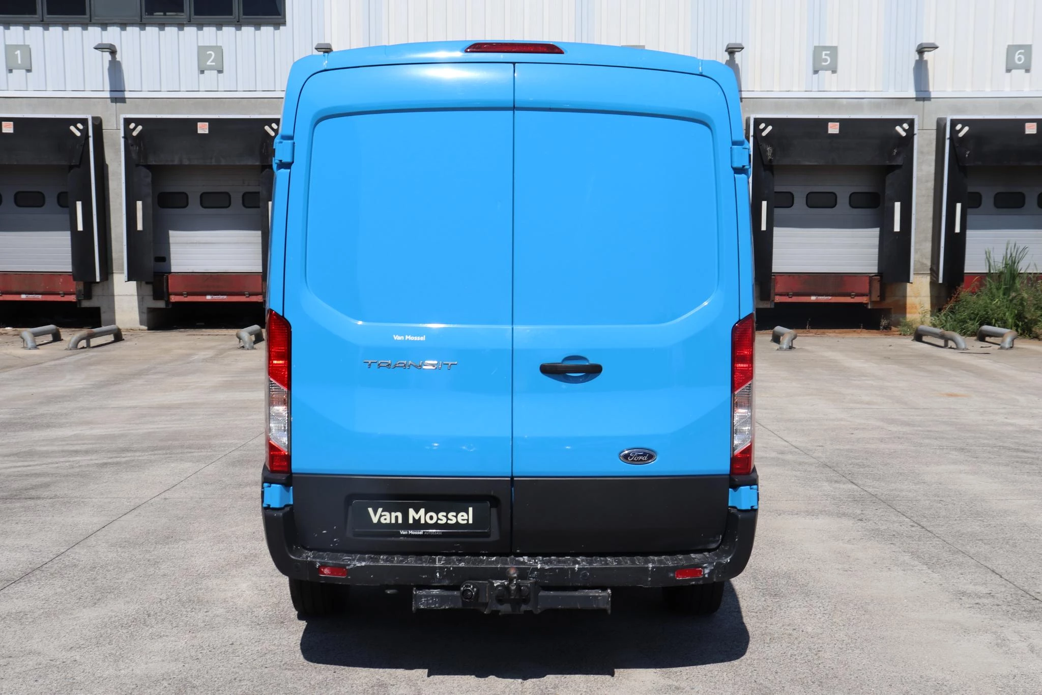 Ford Transit 350L 2.0TD 130pk 96kW M6 RWD Trend