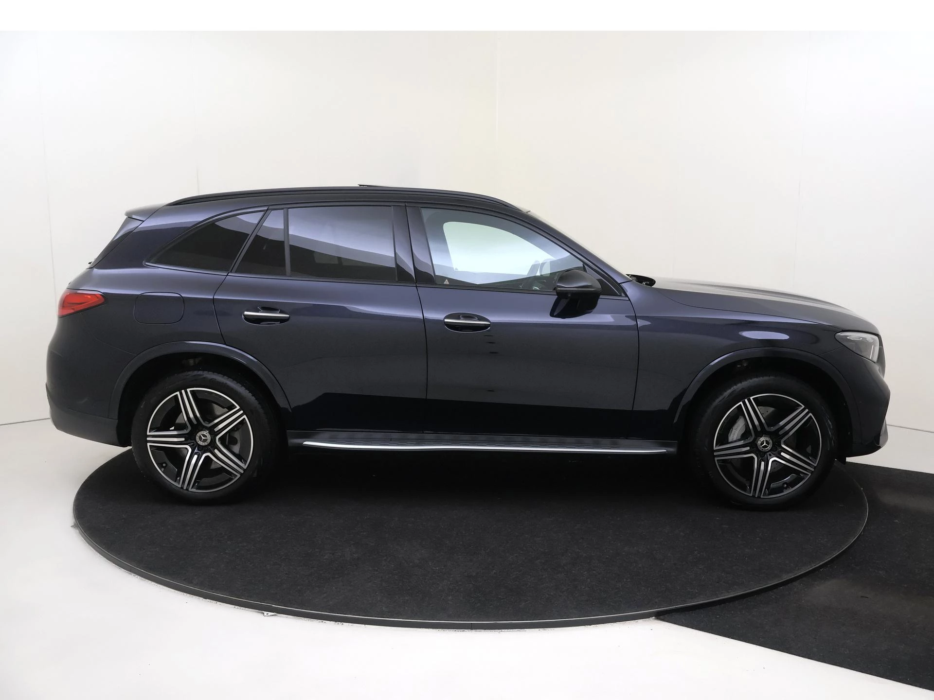 Mercedes-Benz-GLC-image-8