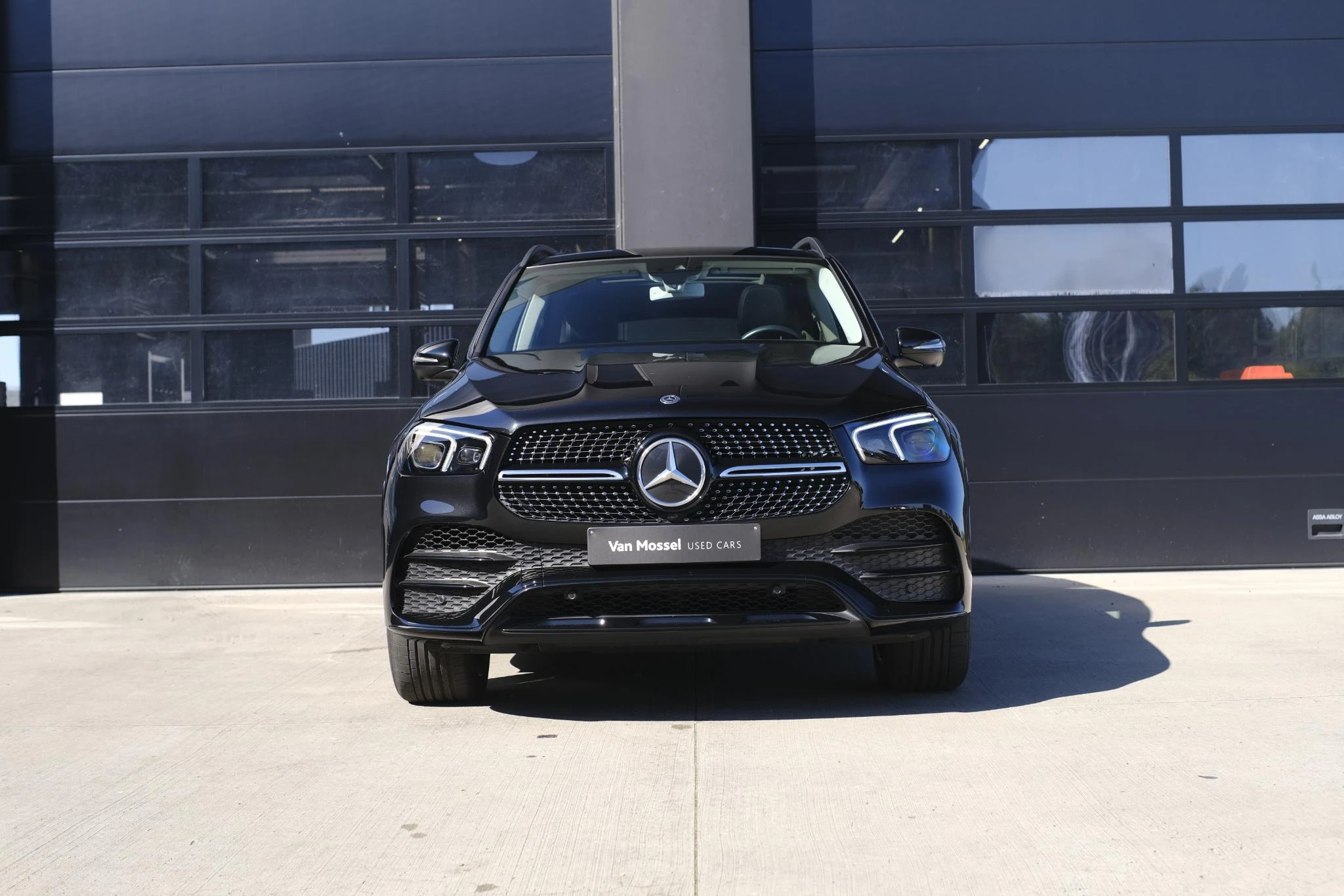 Mercedes-Benz-GLE-image-1