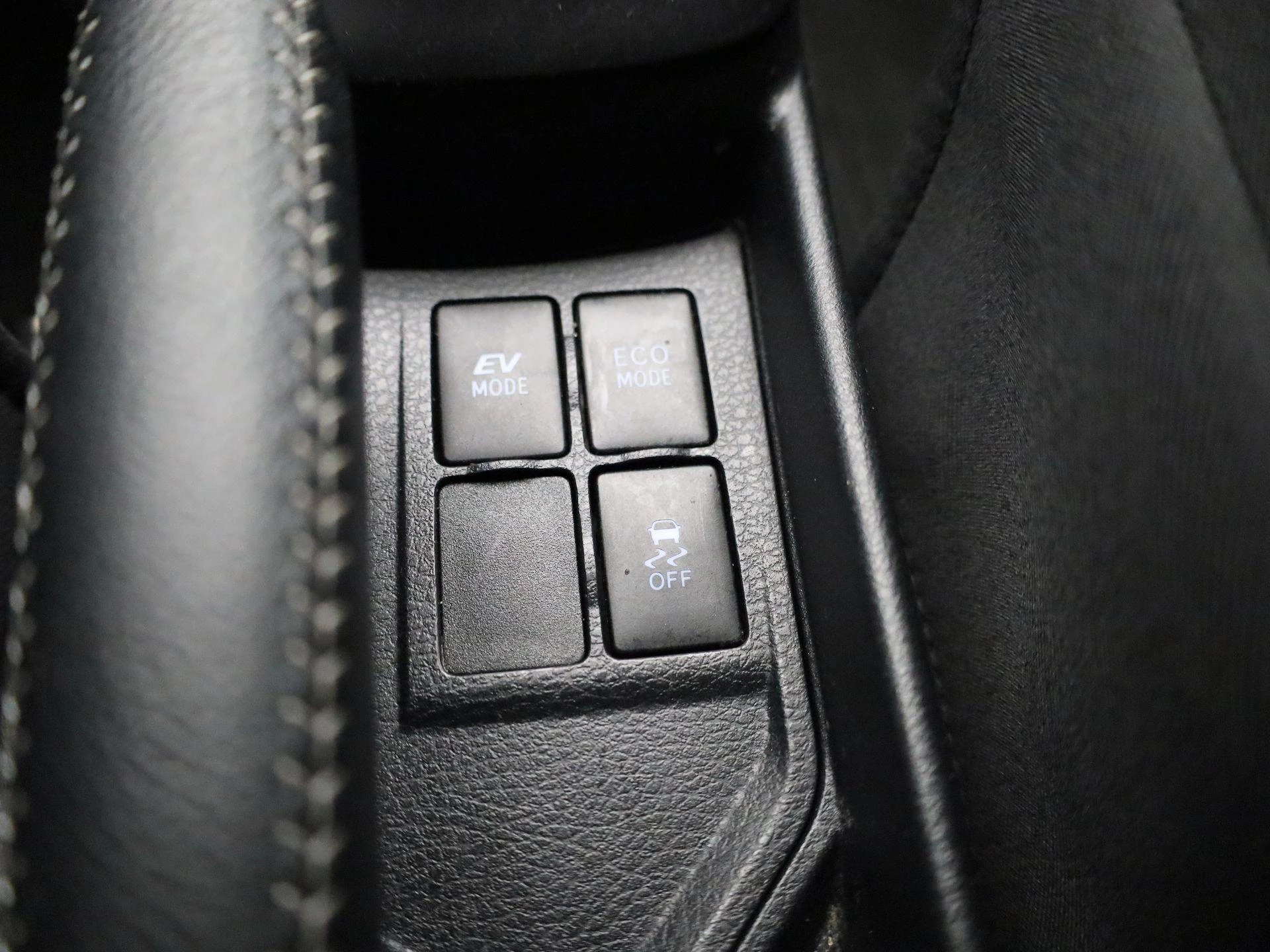 Toyota-Yaris-image-23