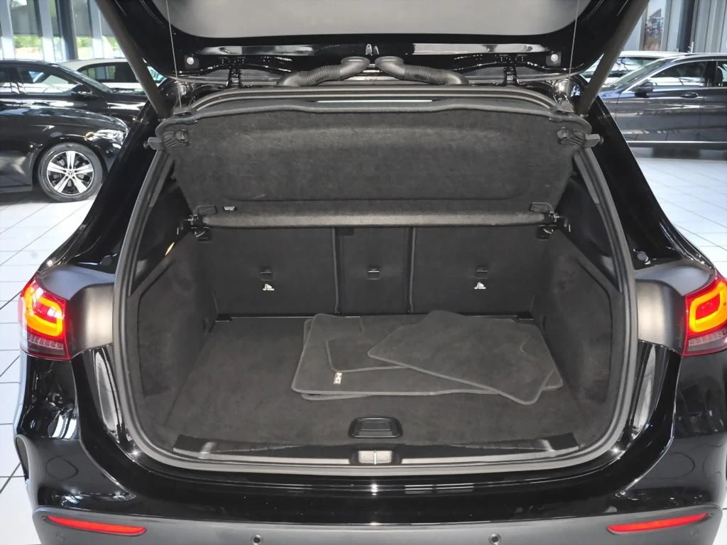 Mercedes-Benz-GLA 200 d-image-14