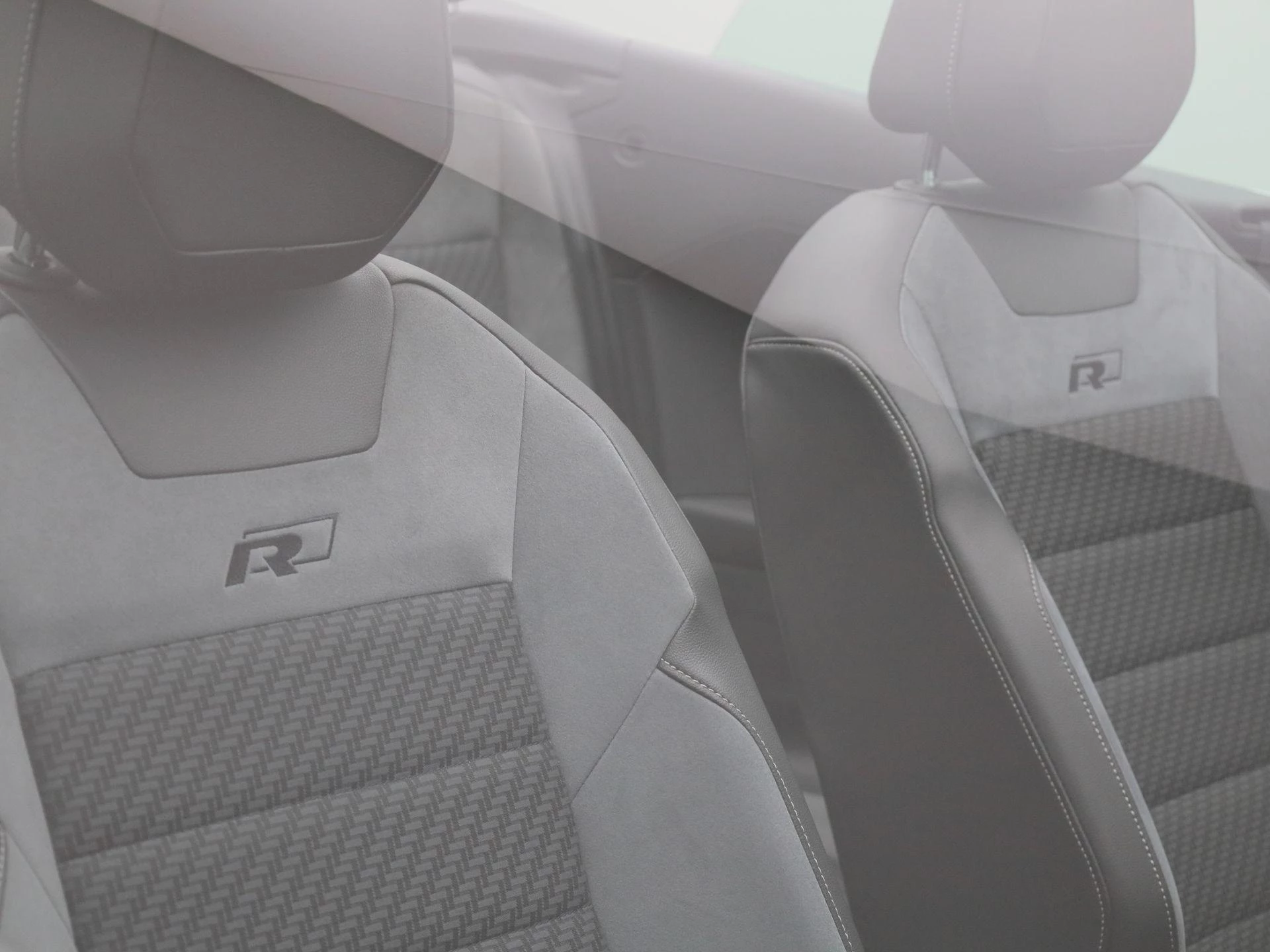 Volkswagen-T-Roc-image-38