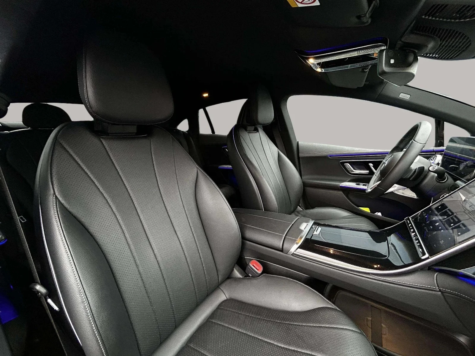 Mercedes-Benz-EQE-image-12