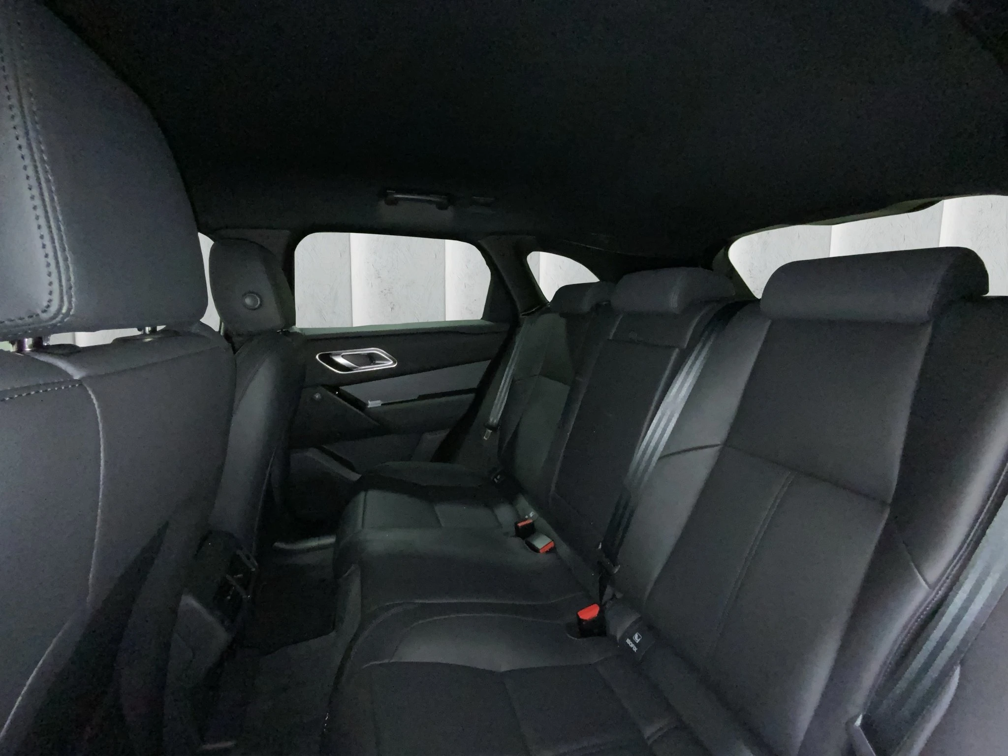 Land Rover-Range Rover Velar-image-7