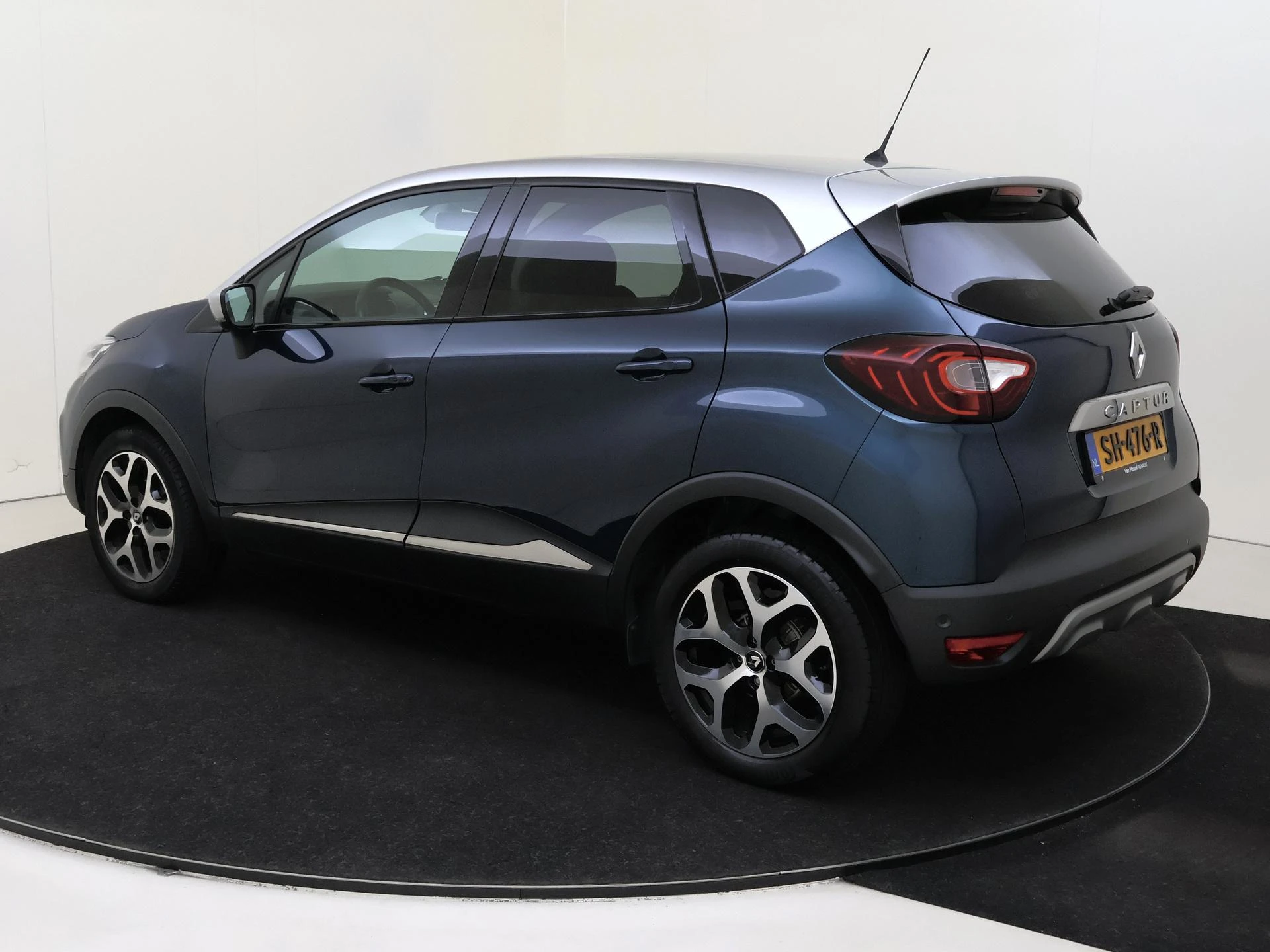Renault-Captur-image-2