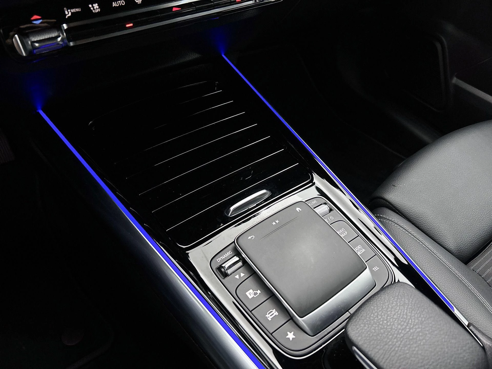 Mercedes-Benz-EQA-image-9