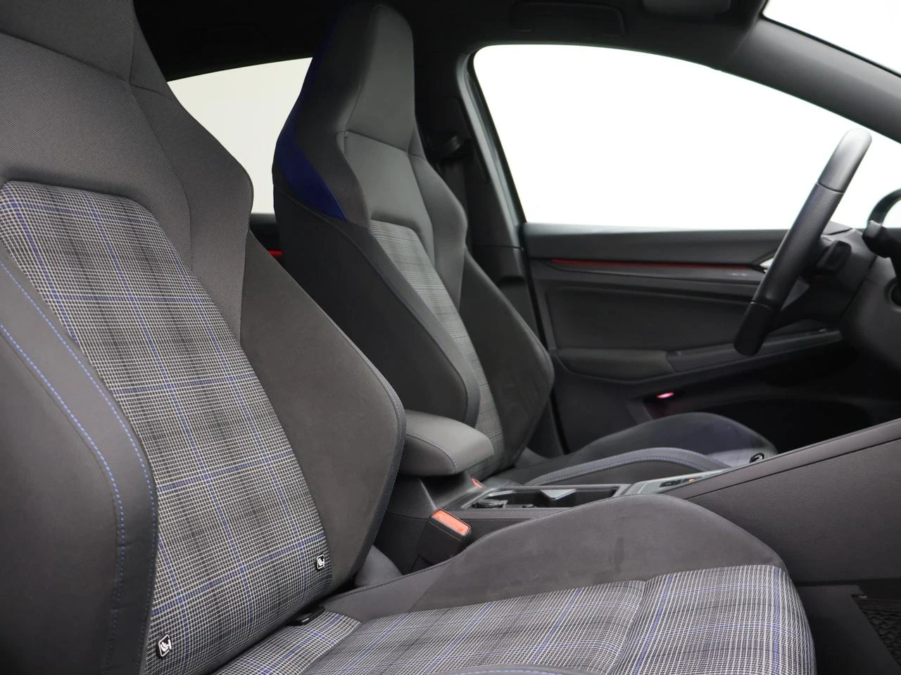 Volkswagen-Golf-image-20
