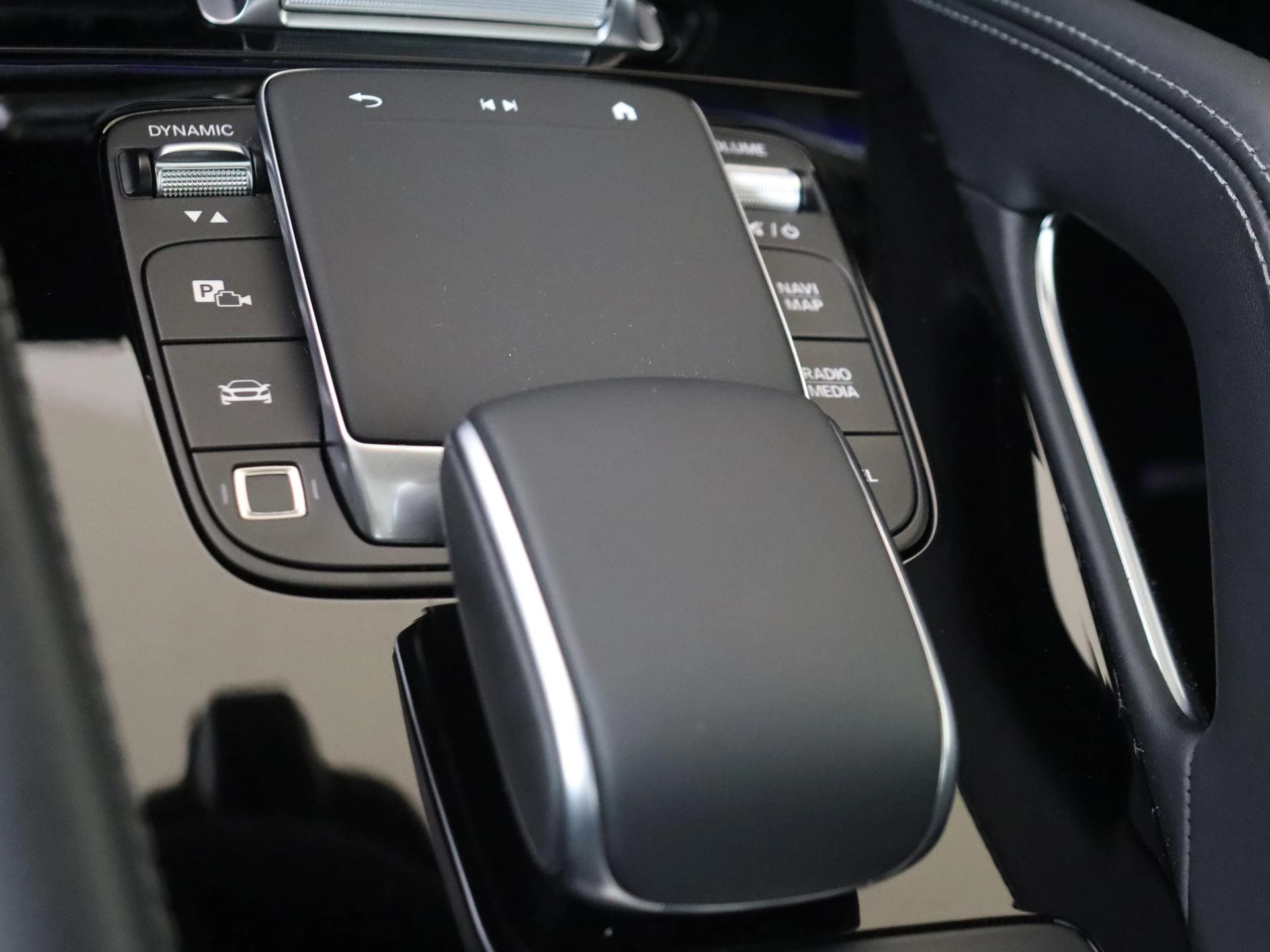 Mercedes-Benz-GLE-image-31