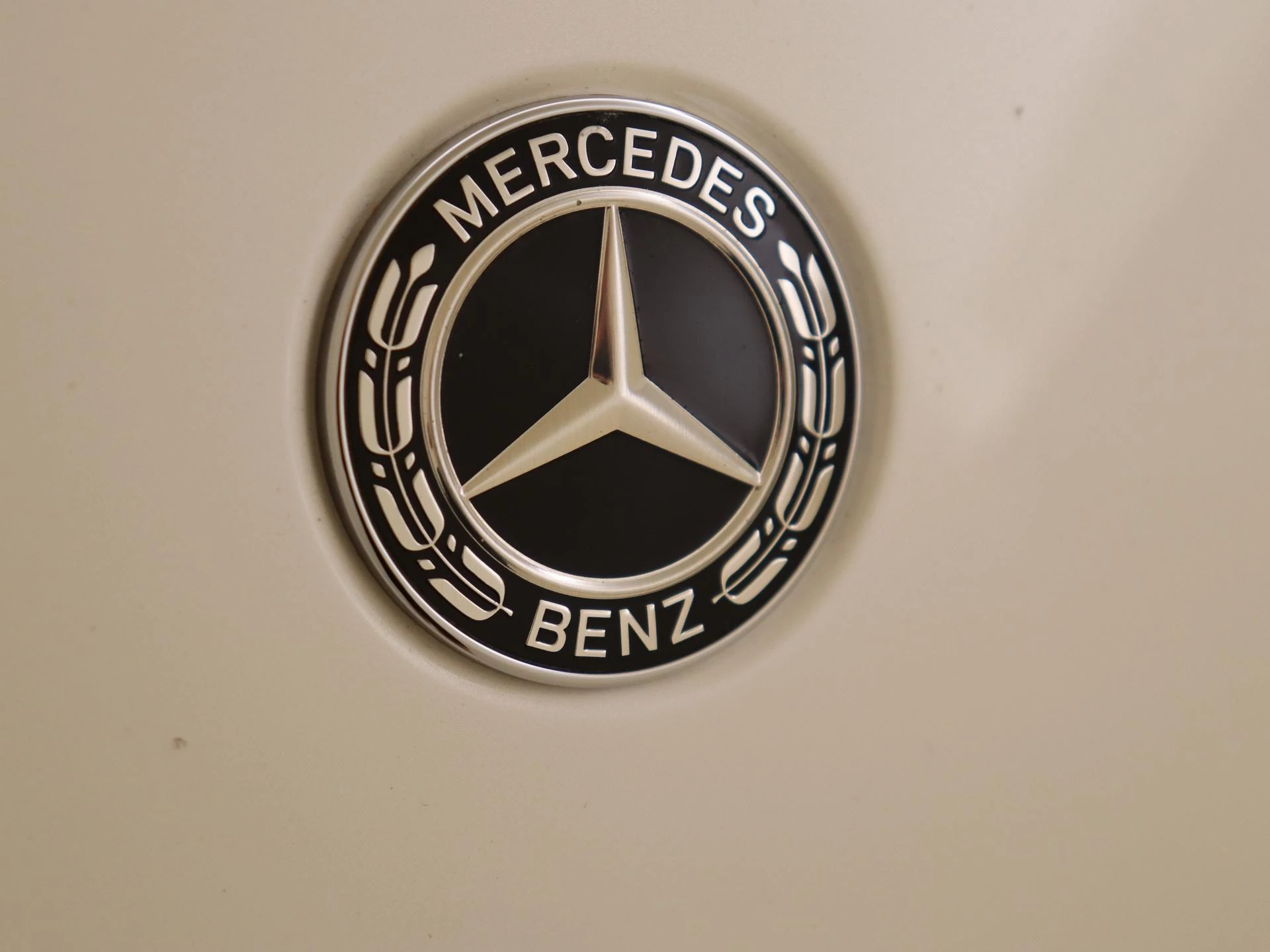 Mercedes-Benz-E-Klasse-image-38