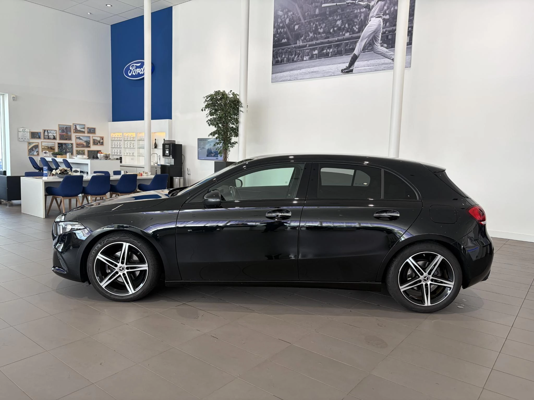Mercedes-Benz A-Klasse 180 Premium Plus