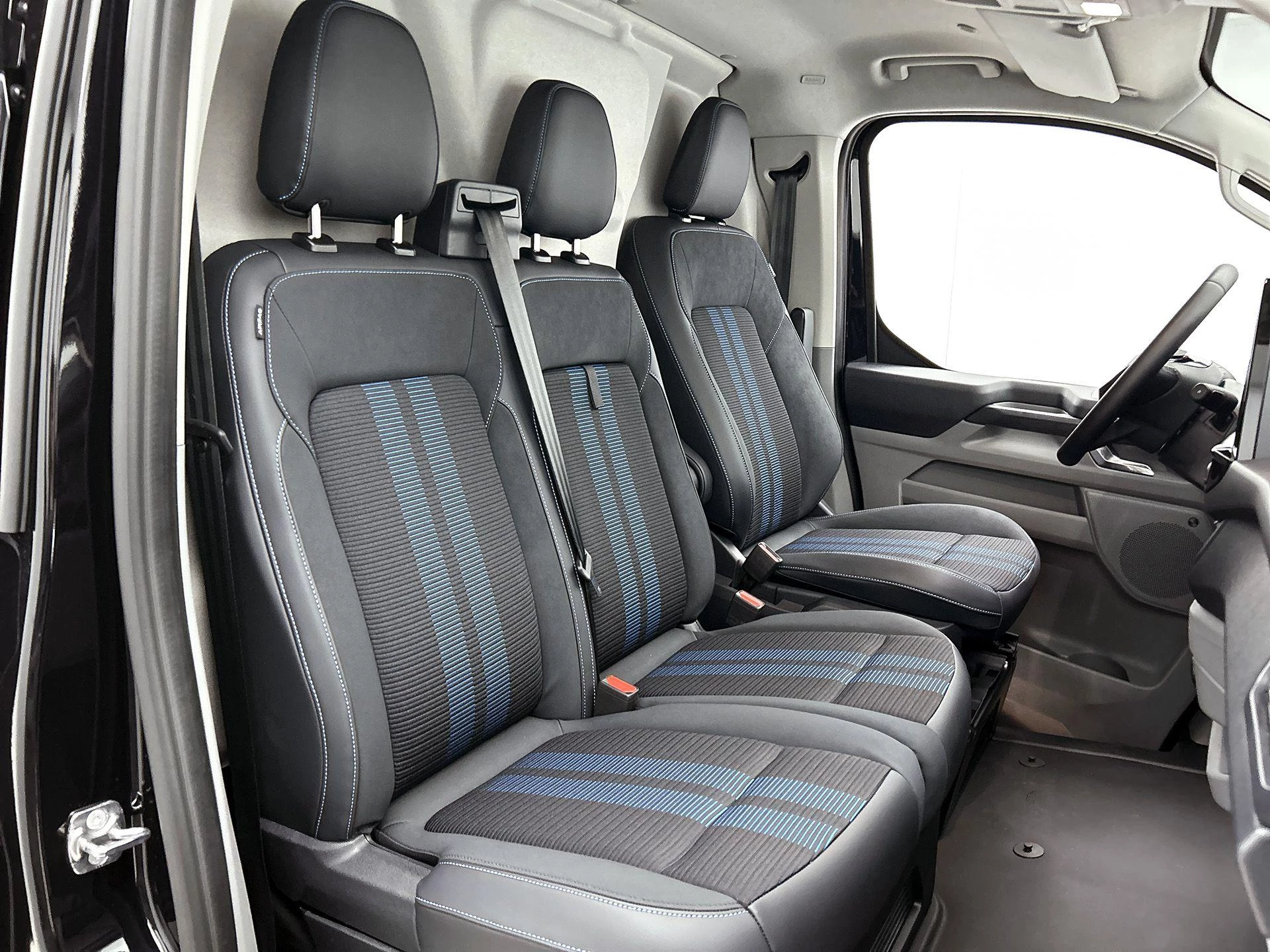 Ford-Transit Custom-image-38