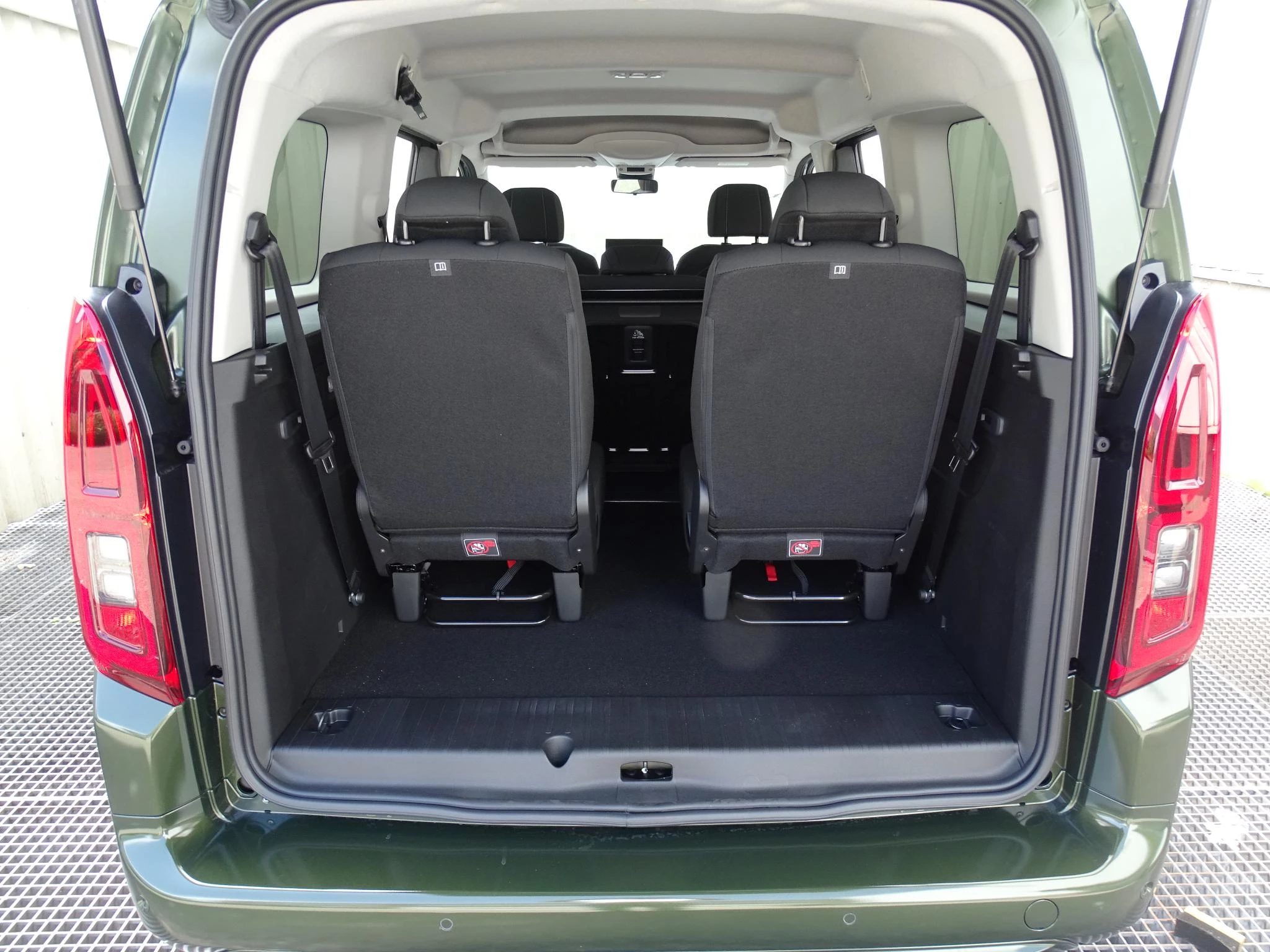 Fiat Qubo L 1.5 BlueHDI 130 S&S AT La Prima Long 7 seats gps+c