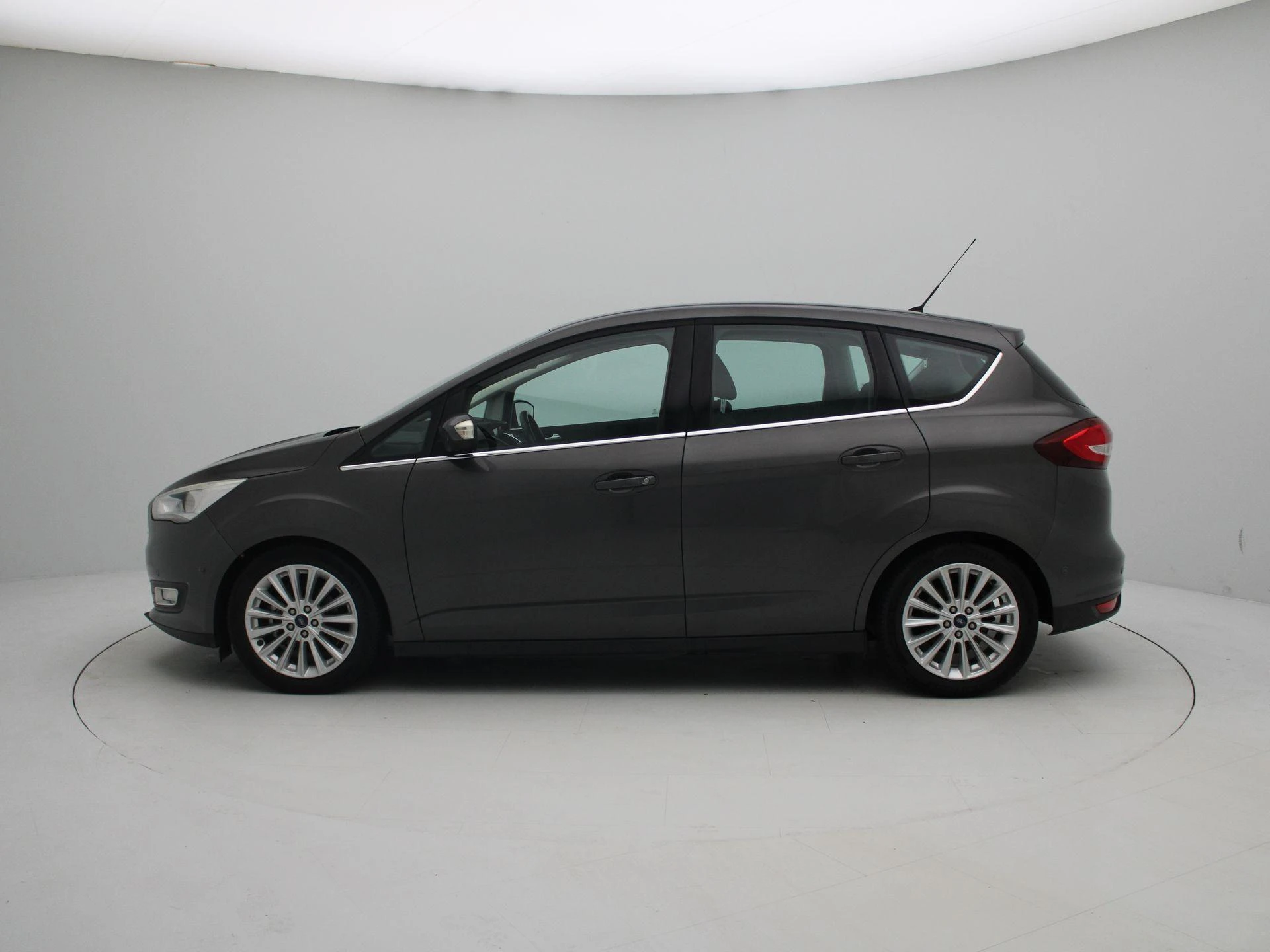 Ford-C-MAX-image-4