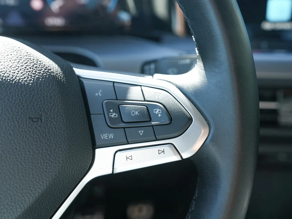 Volkswagen-Golf-image-16