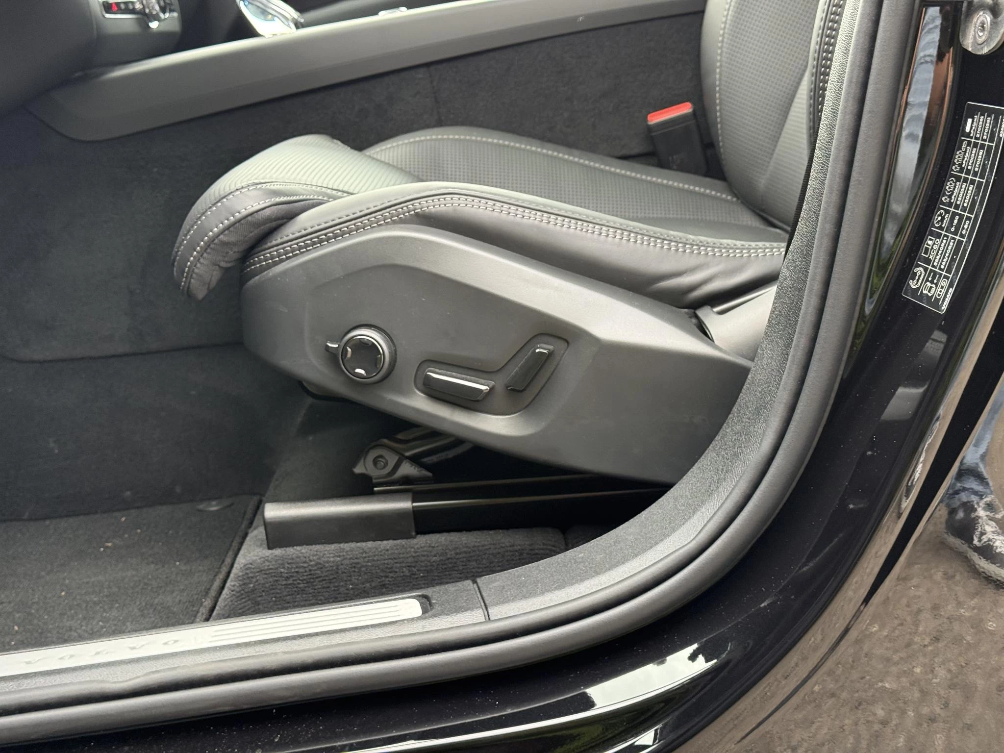 Volvo XC60 T6 Black Edition Ultra AWD Plug-in Hybrid