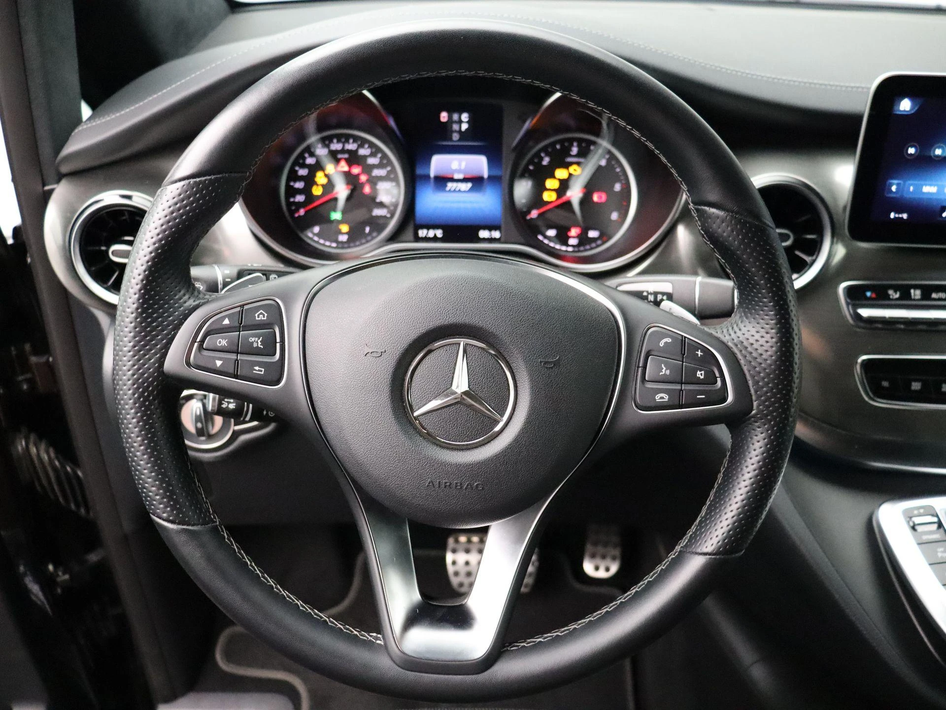 Mercedes-Benz-Classe V-image-14